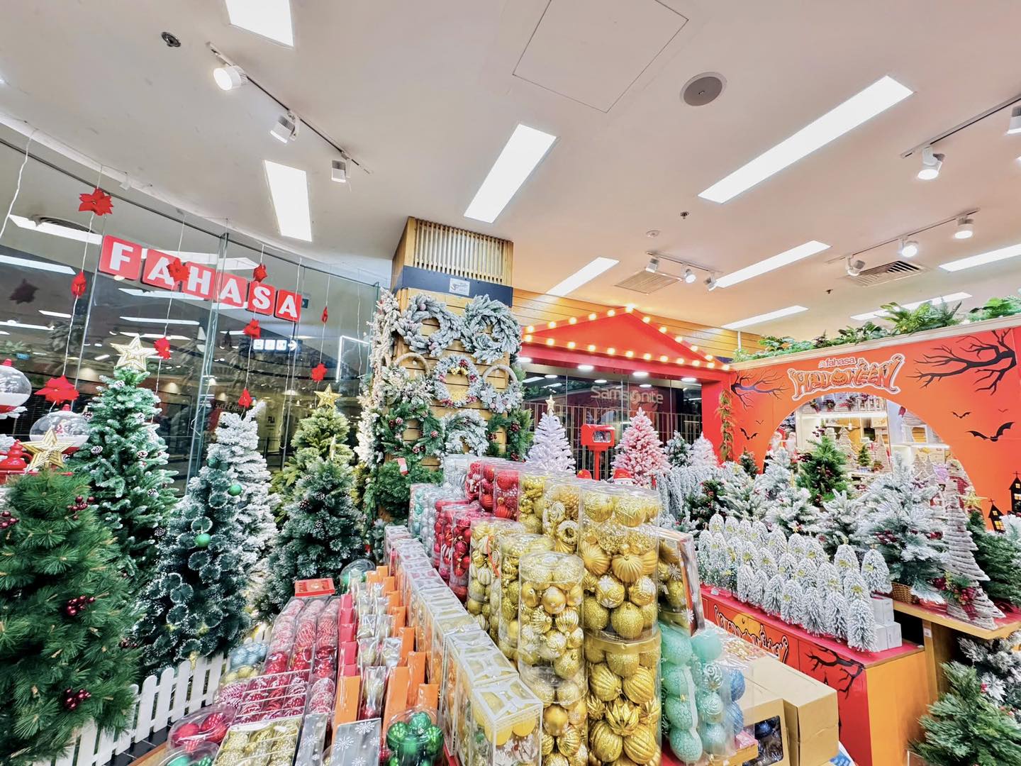 10 cách trang trí Noel mầm non đẹp lung linh, thầy cô cùng bé làm được ngay. Nguồn: Nhà sách FAHASA 10 cách trang trí Noel mầm non đẹp lung linh, thầy cô cùng bé làm được ngay. Nguồn: Nhà sách FAHASA