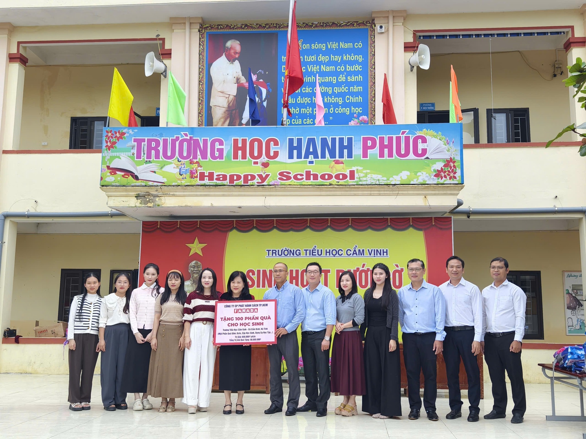 FAHASA Trao quà tại Trường Tiểu học Cẩm Vịnh, Hà Tĩnh FAHASA Trao quà tại Trường Tiểu học Cẩm Vịnh, Hà Tĩnh