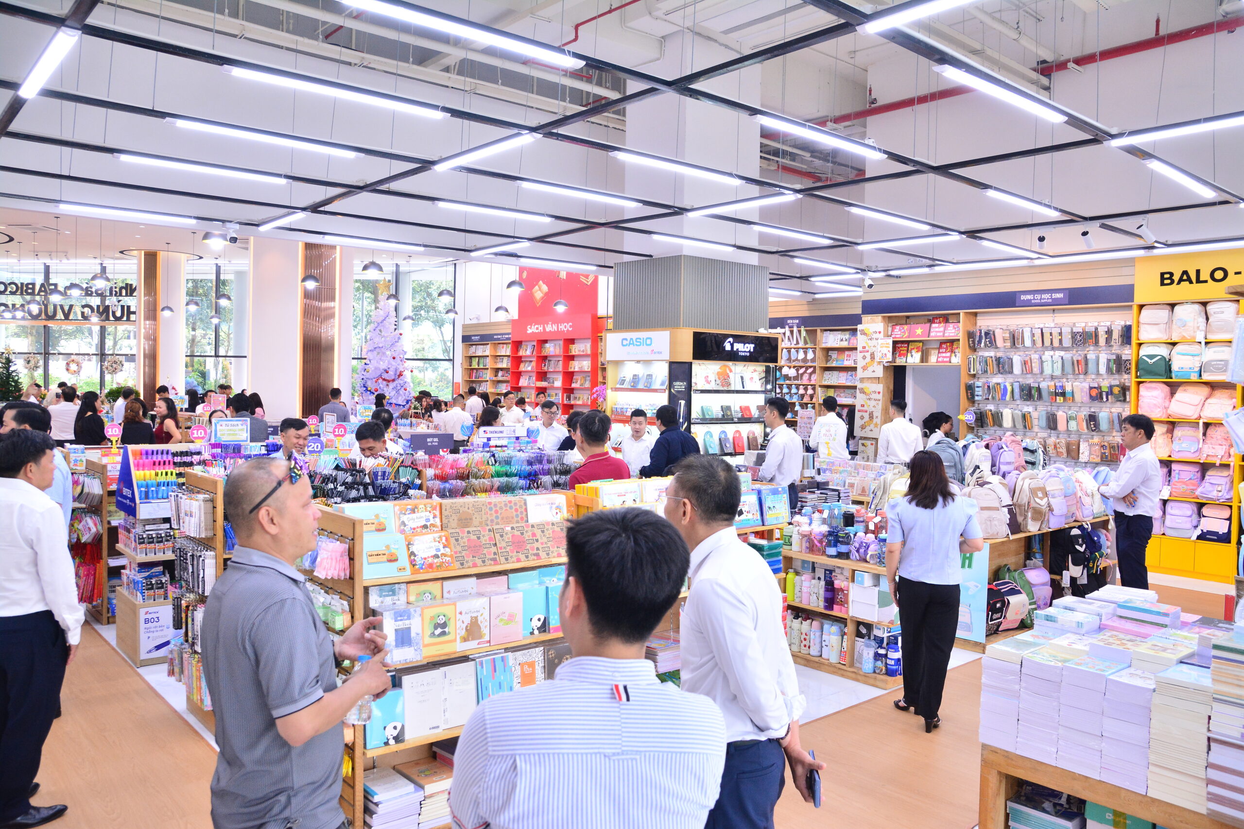 Nhà sách FABICO Hùng Vương