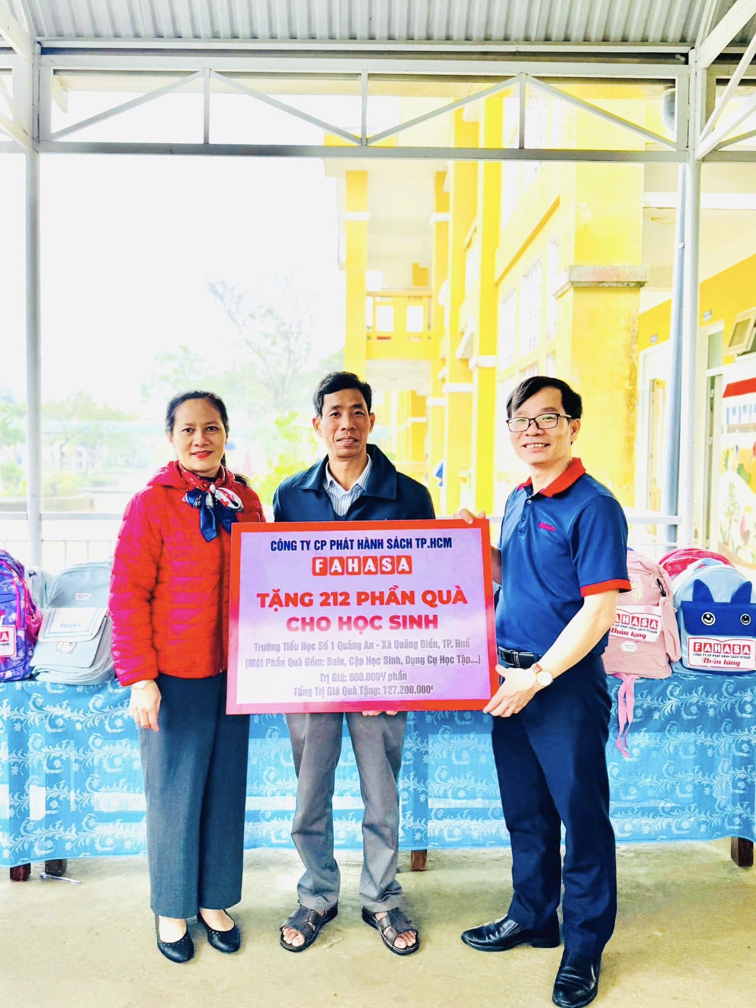 Công Ty FAHASA Trao 390 Phần Quà Đến Học Sinh Vùng Lũ Quảng Điền: Trường Tiểu Học Số 1 Quảng An - Xã Quảng Điền, TP.Huế