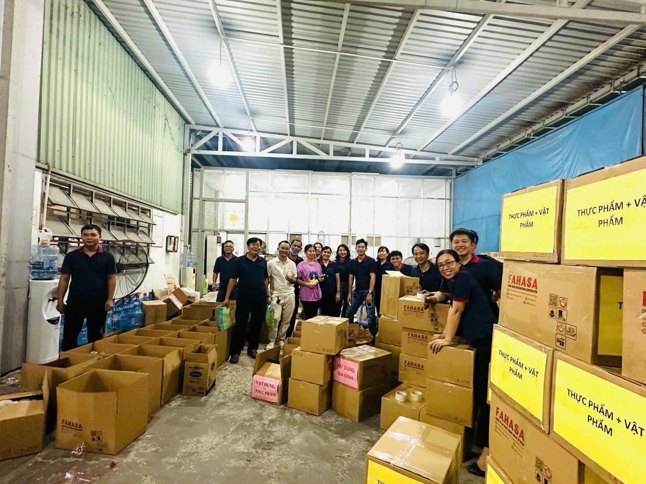 FAHASA Hướng Về Miền Trung Chung Tay Sẻ Chia Cùng Đồng Bào Vượt Qua Lũ Lụt FAHASA Triển Khai 3 Chương Trình Cứu Trợ