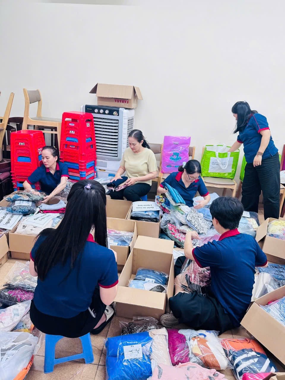 FAHASA Hướng Về Miền Trung Chung Tay Sẻ Chia Cùng Đồng Bào Vượt Qua Lũ Lụt FAHASA Triển Khai 3 Chương Trình Cứu Trợ