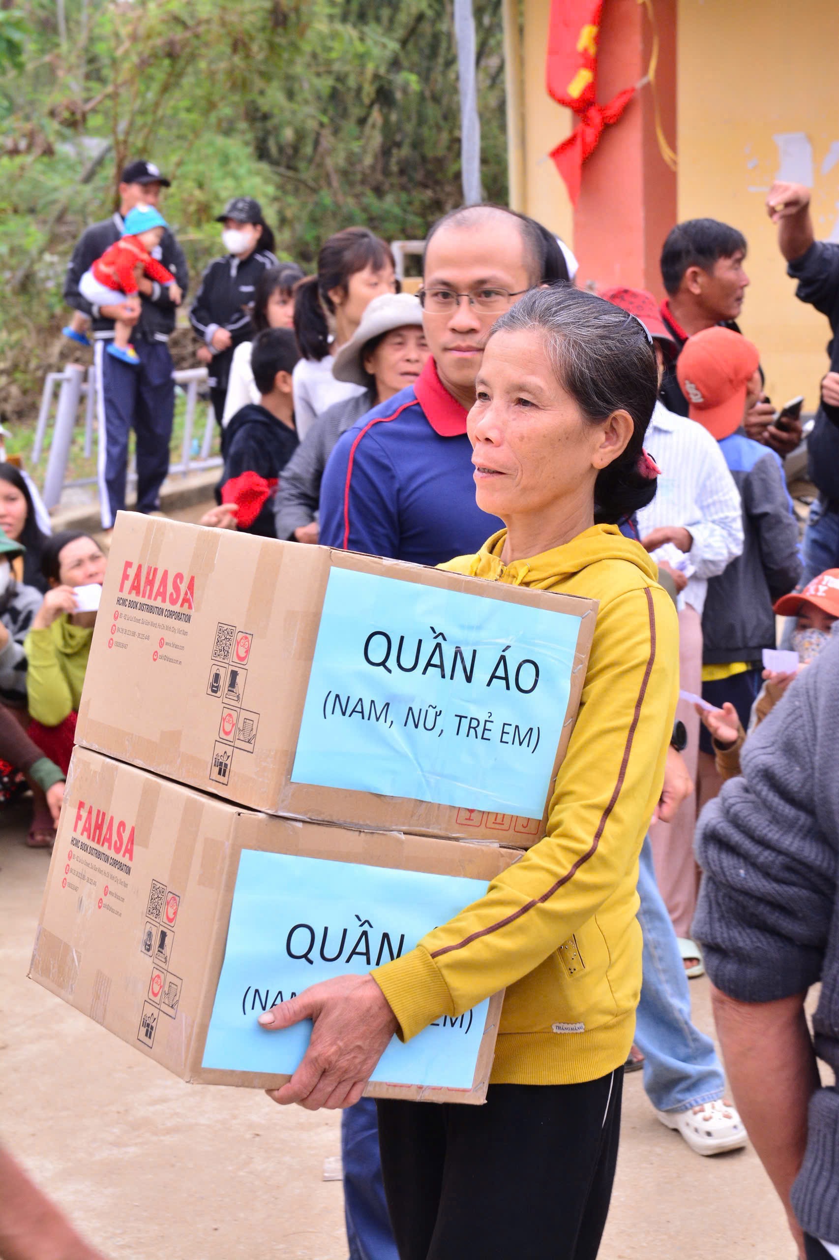 FAHASA Hướng Về Miền Trung Chung Tay Sẻ Chia Cùng Đồng Bào Vượt Qua Lũ Lụt FAHASA Triển Khai 3 Chương Trình Cứu Trợ