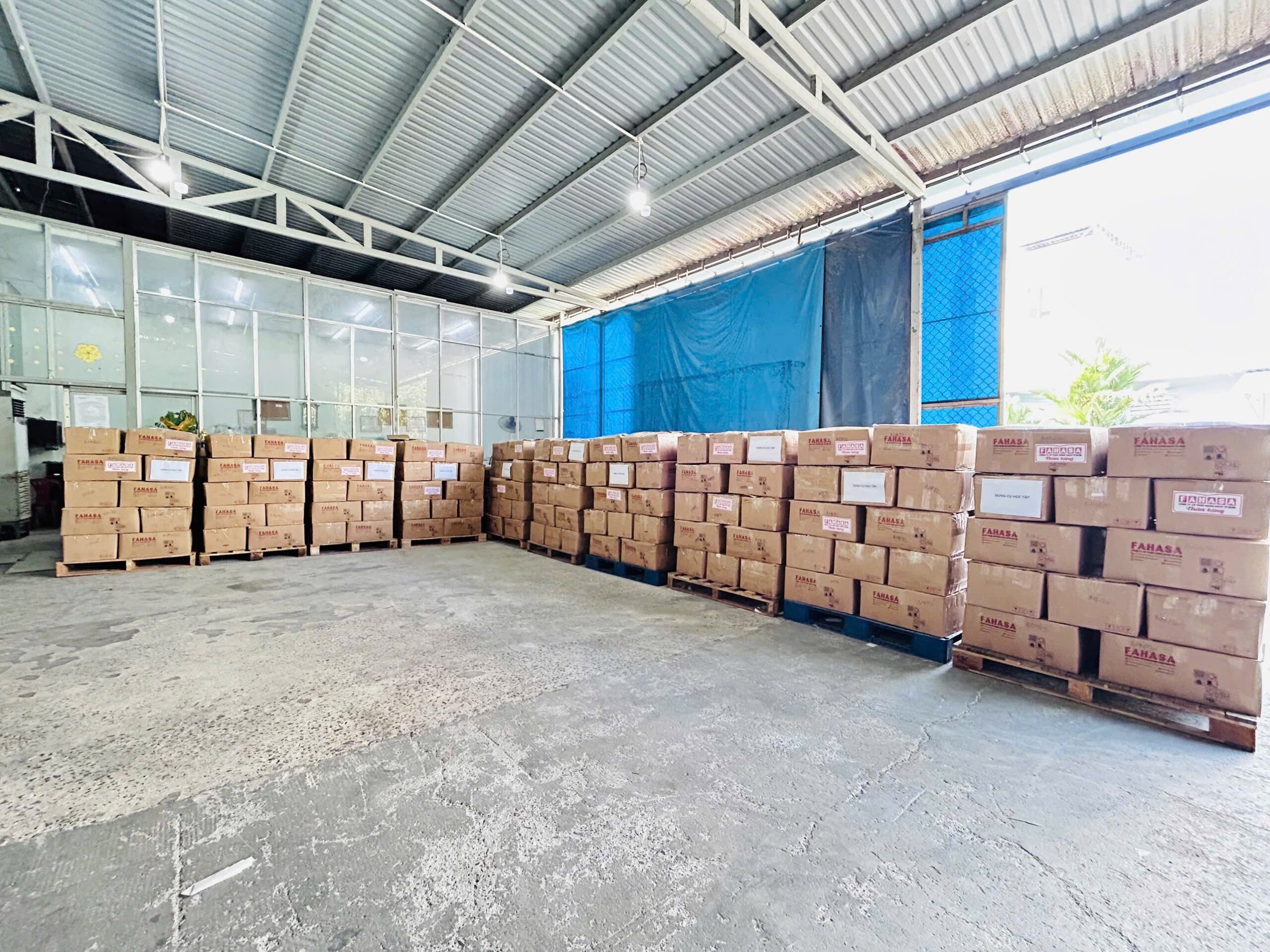 FAHASA Hướng Về Miền Trung Chung Tay Sẻ Chia Cùng Đồng Bào Vượt Qua Lũ Lụt FAHASA Triển Khai 3 Chương Trình Cứu Trợ