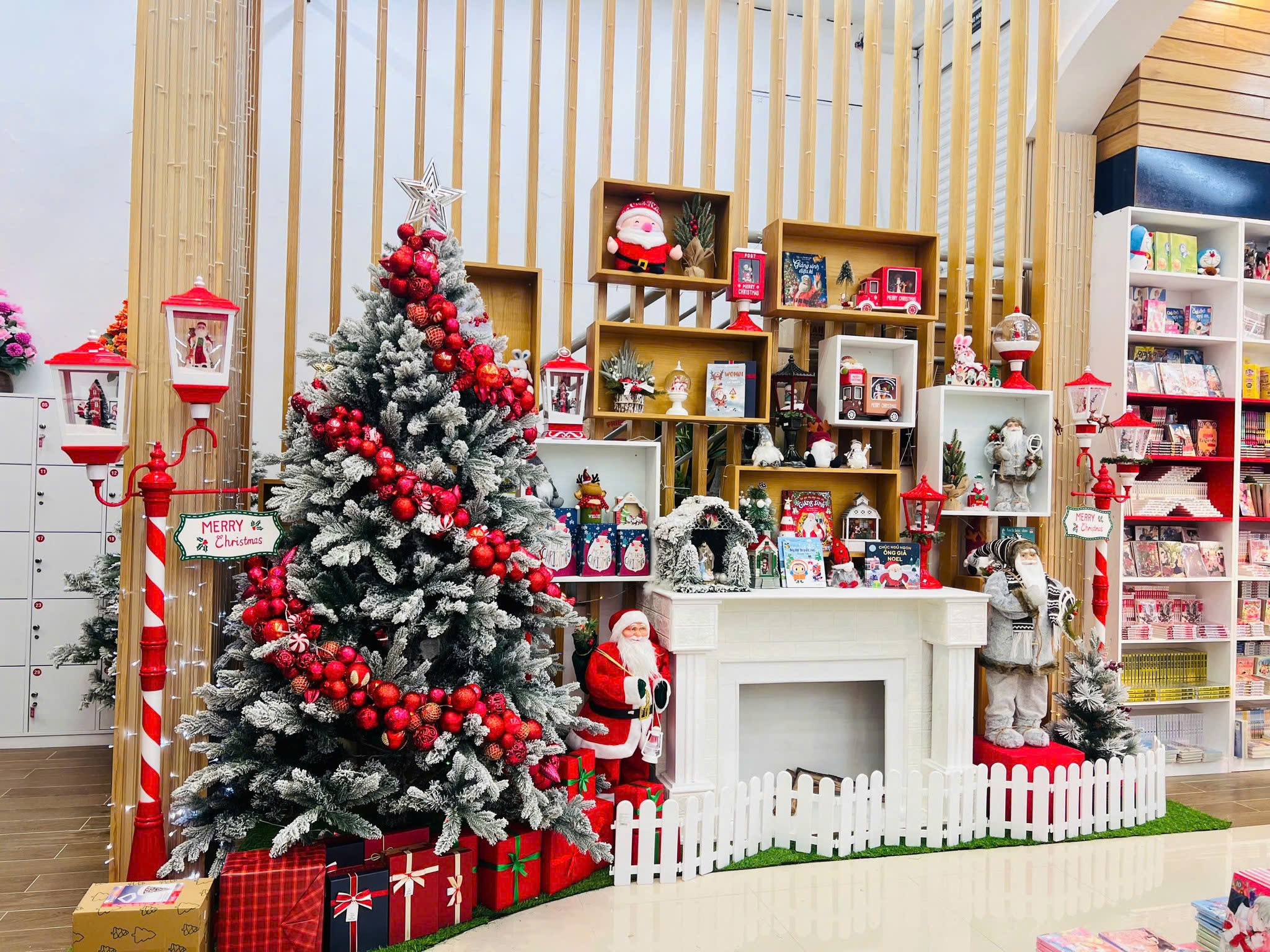 Trang Trí Noel Văn Phòng 2025 Trang Trí Noel Văn Phòng 2025