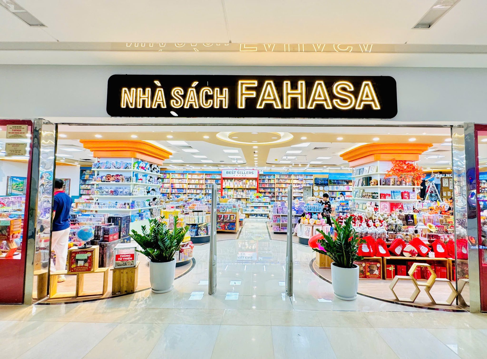 khai-truong-nha-sach-fahasa-lam-son