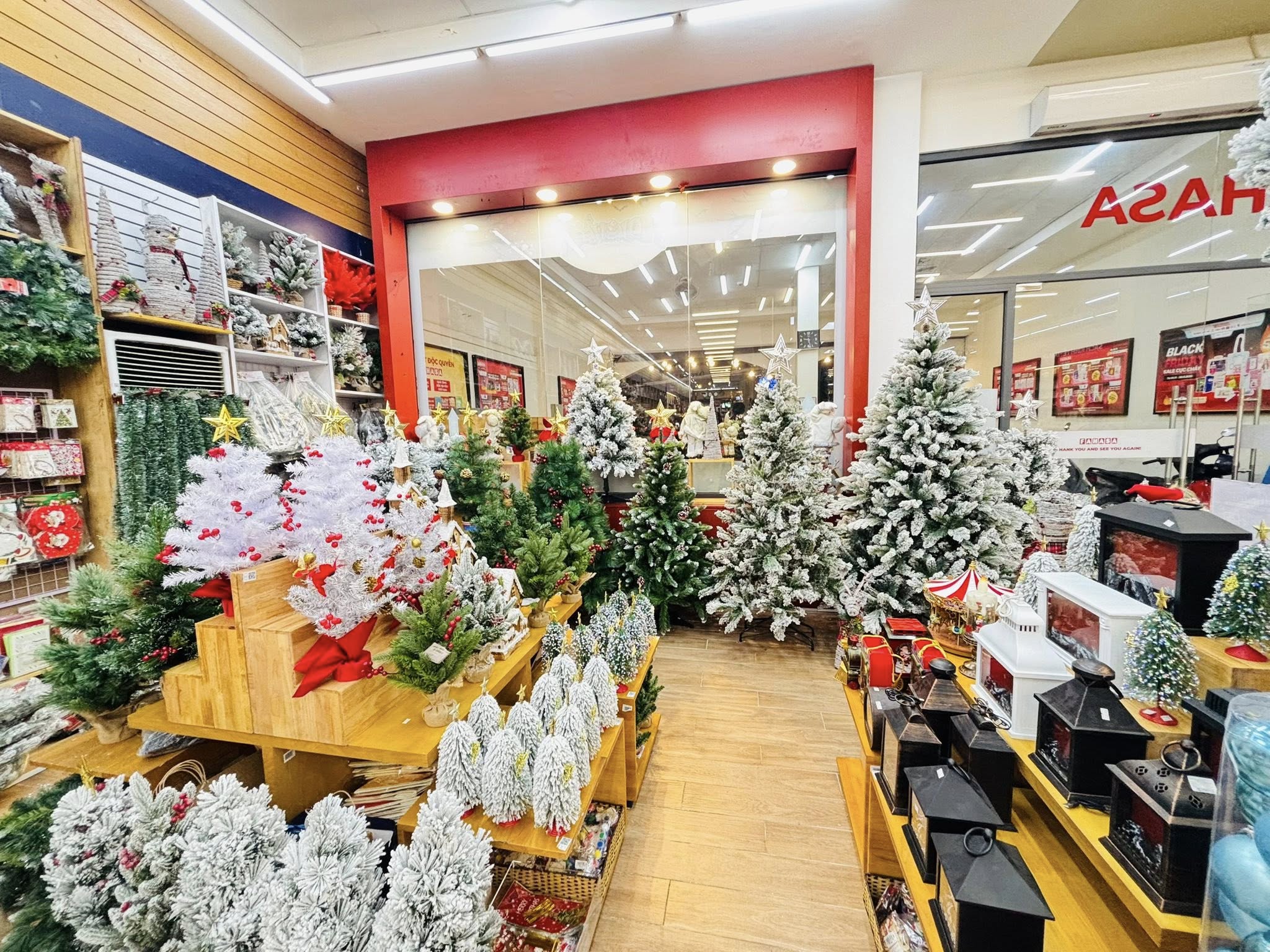 top-12-mon-do-trang-tri-giang-sinh-ngoi-sao-tai-nha-sach-fahasa-ly-thai-to top-12-mon-do-trang-tri-noel-ngoi-sao-tai-nha-sach-fahasa-ly-thai-to