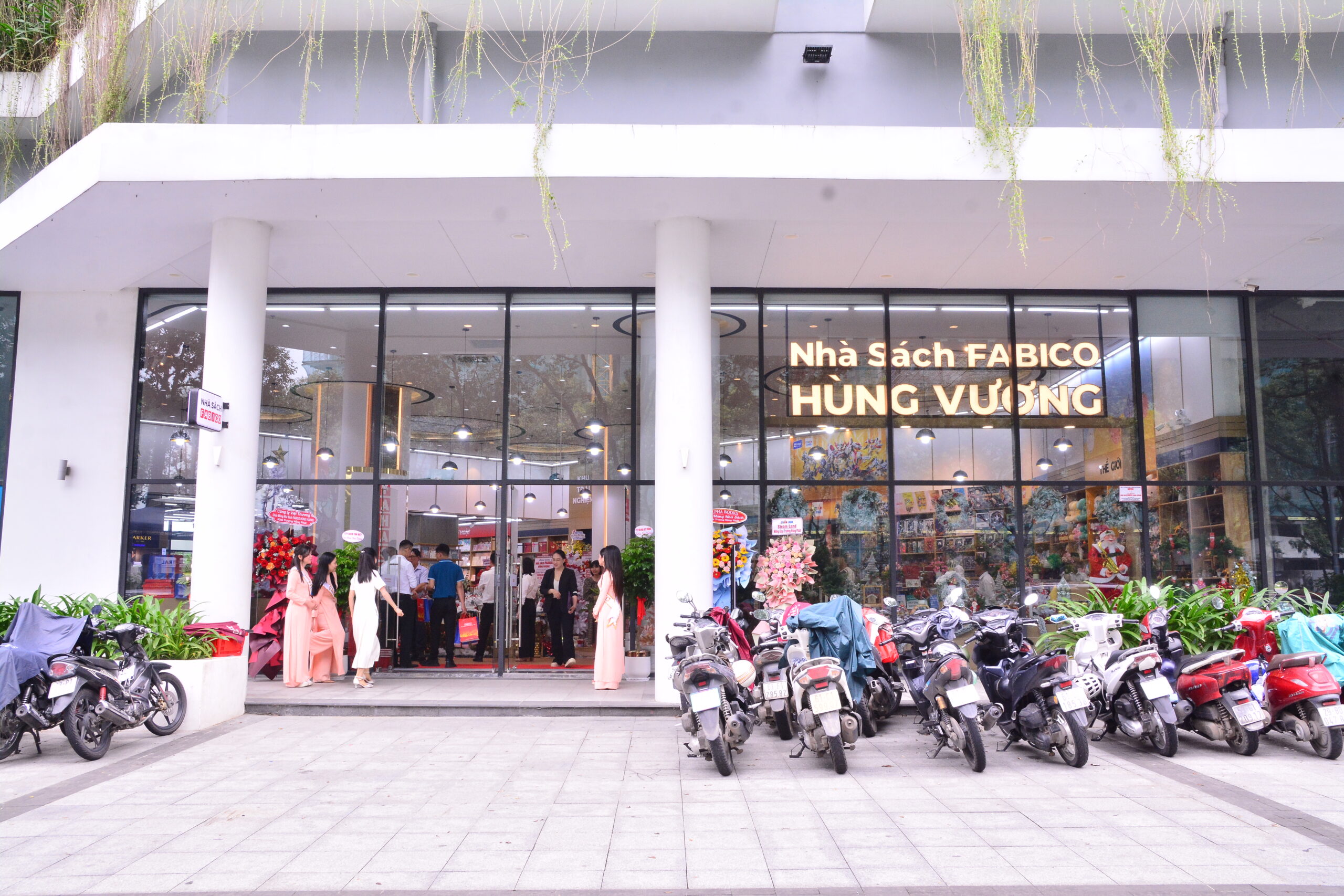 nha-sach-fabico-hung-vuong (11)