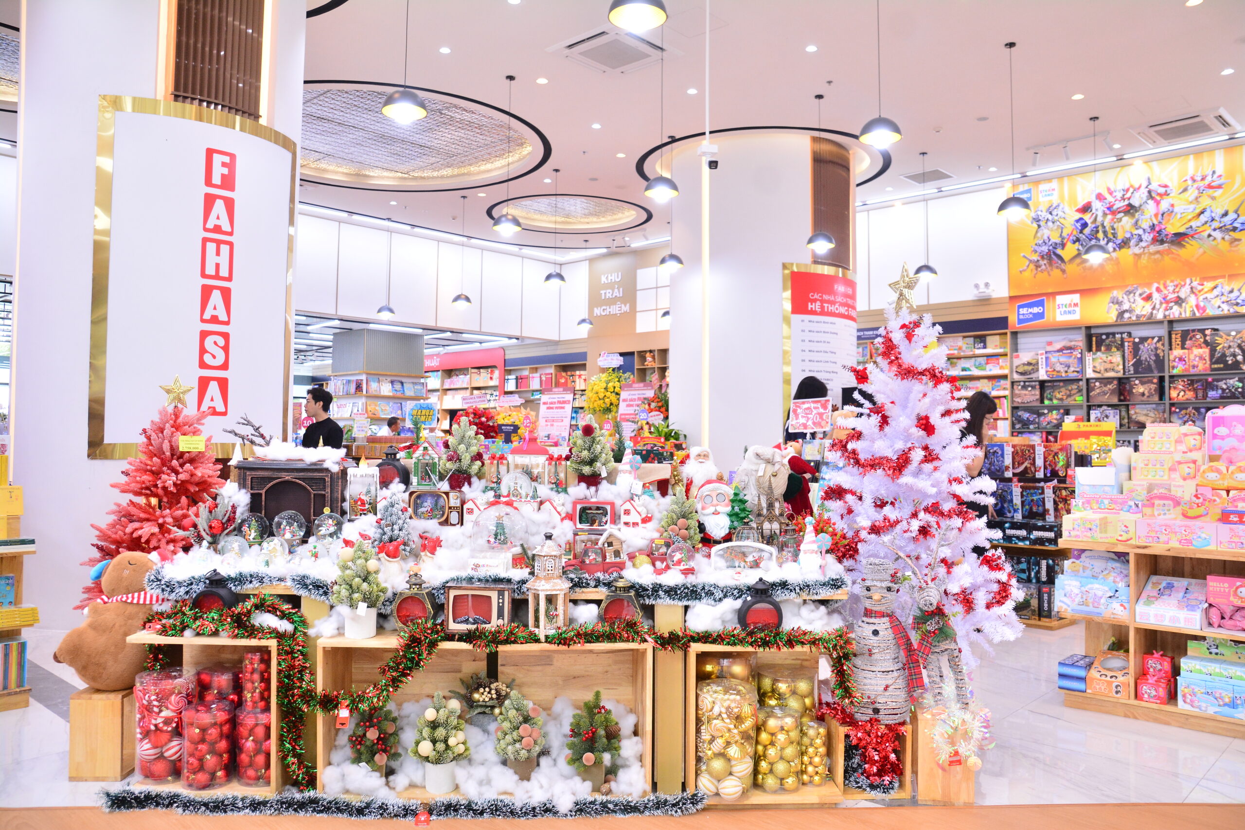 Nhà sách FABICO Hùng Vương Nhà sách FABICO Hùng Vương