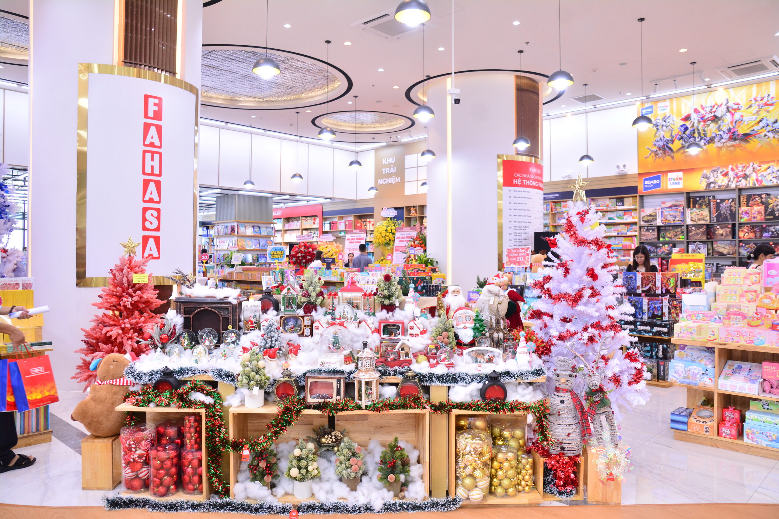 nha-sach-fabico-hung-vuong (3)