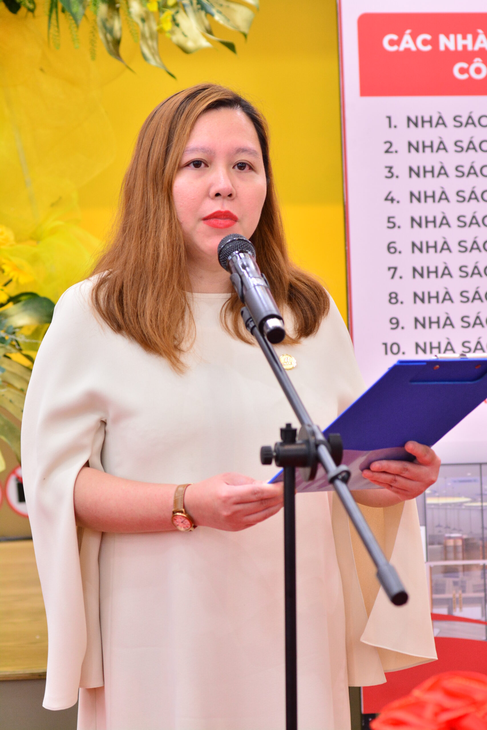 nha-sach-fabico-hung-vuong (6)