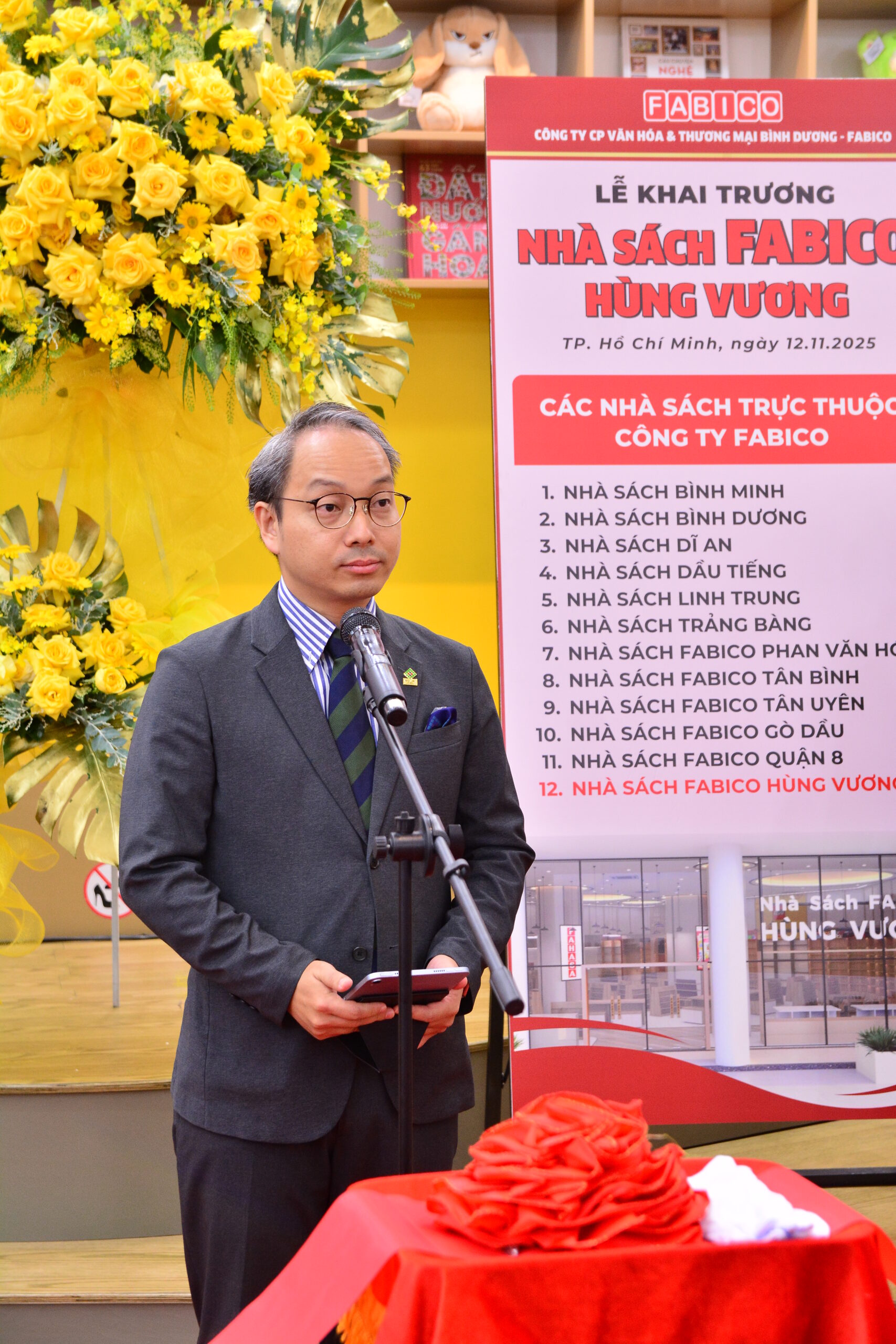 nha-sach-fabico-hung-vuong (7)