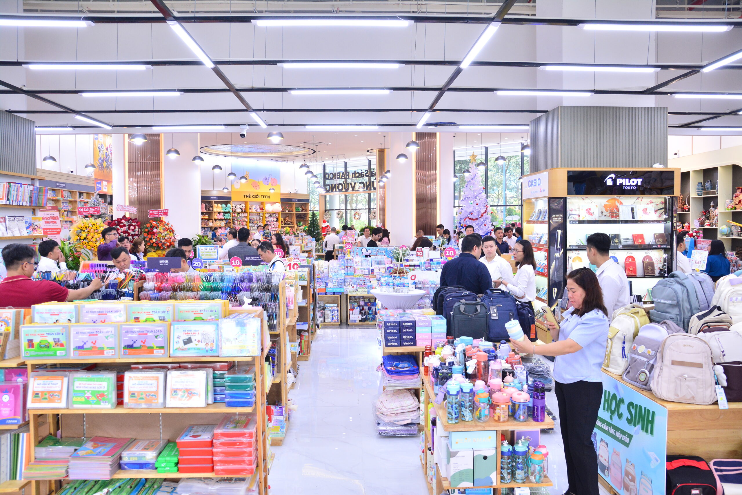 Nhà sách FABICO Hùng Vương