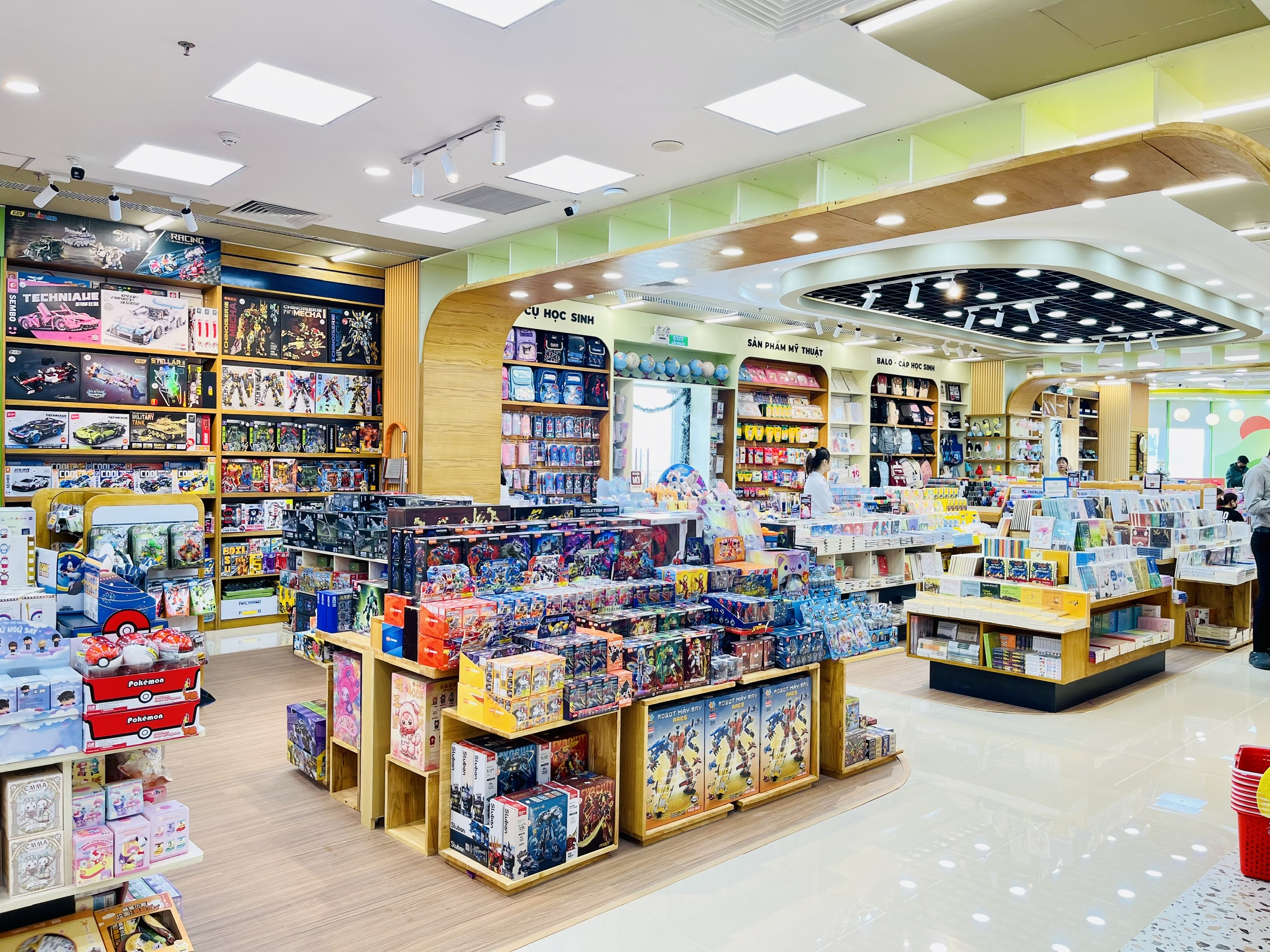 Nhà sách FAHASA Hòa Khánh