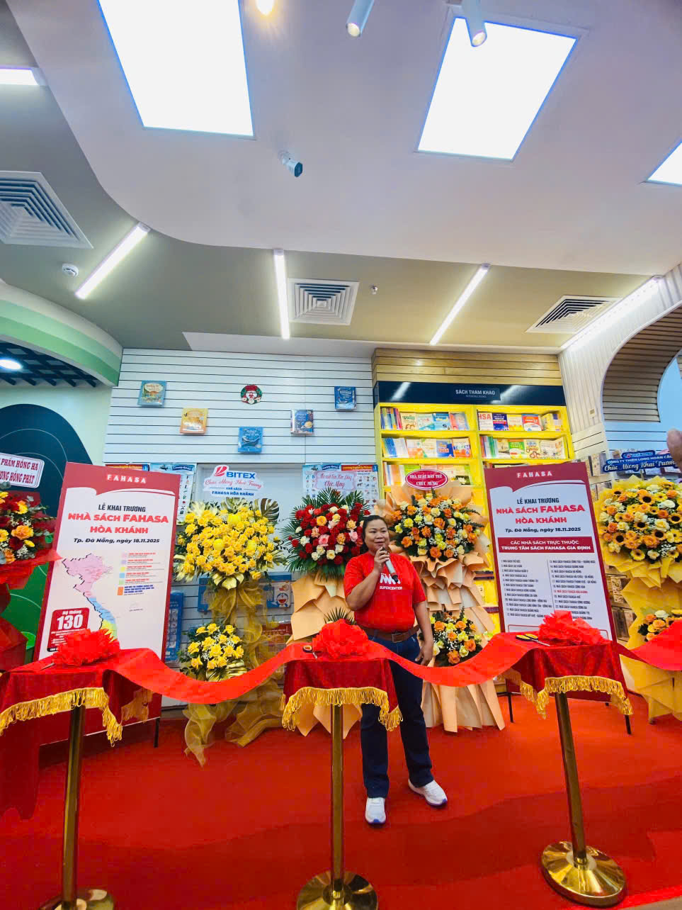 nha-sach-fahasa-hoa-khanh-5