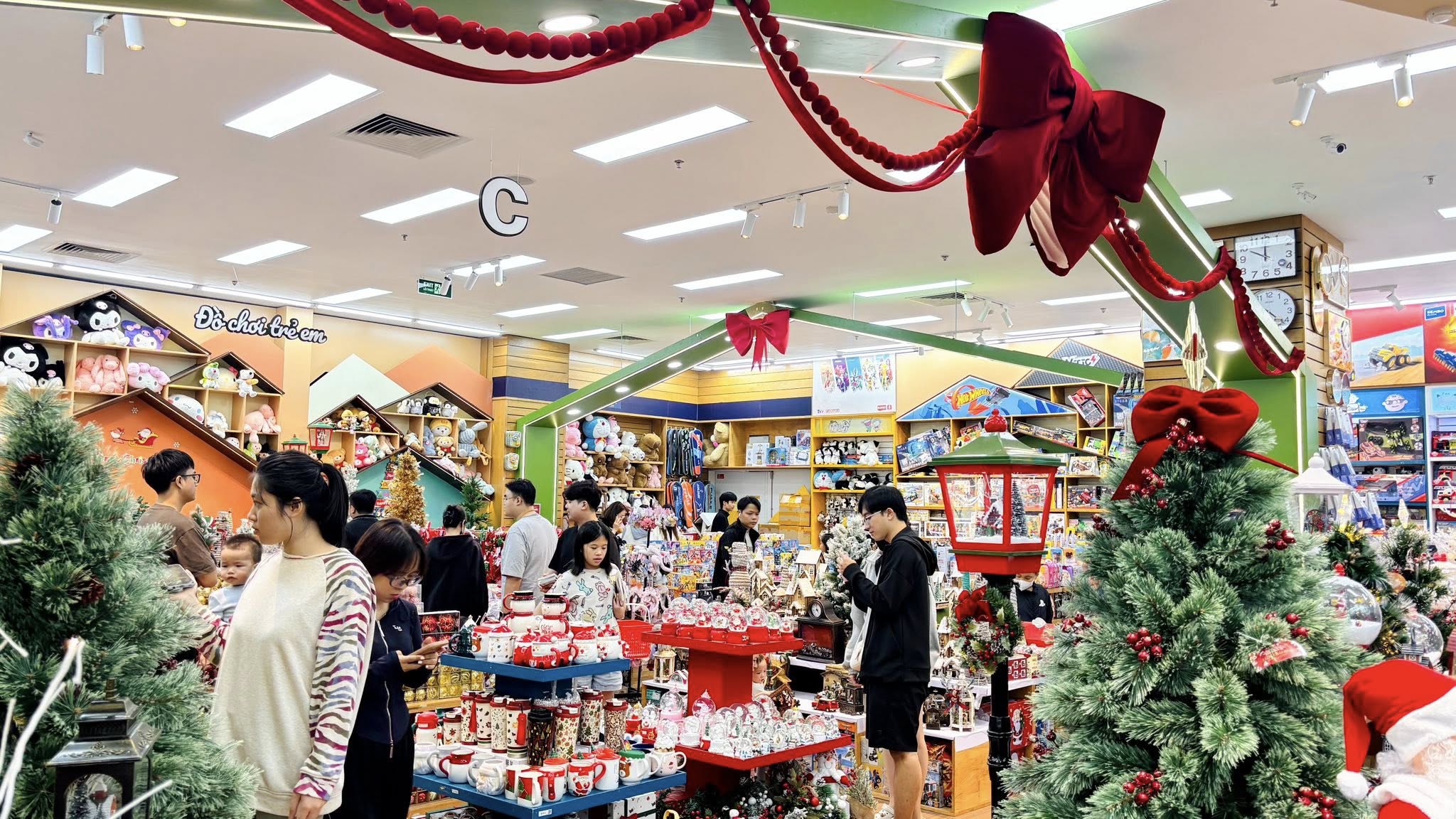 Hình ảnh tại Nhà sách FAHASA Vạn Phúc nha-sach-fahasa-van-phuc