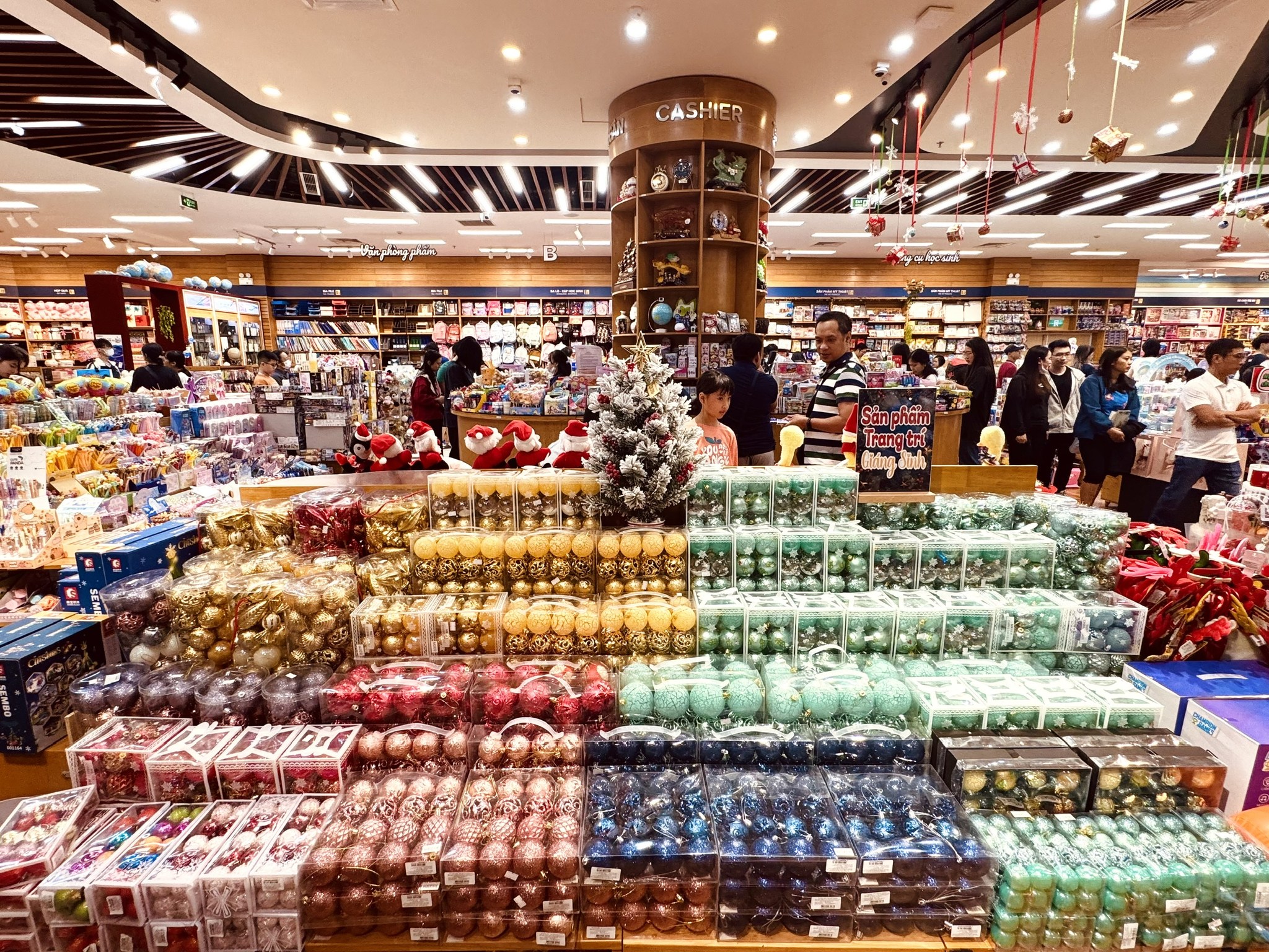 top-12-mon-do-trang-tri-noel-tai-nha-sach-fahasa-hai-phong top-12-mon-do-trang-tri-noel-tai-nha-sach-fahasa-hai-phong