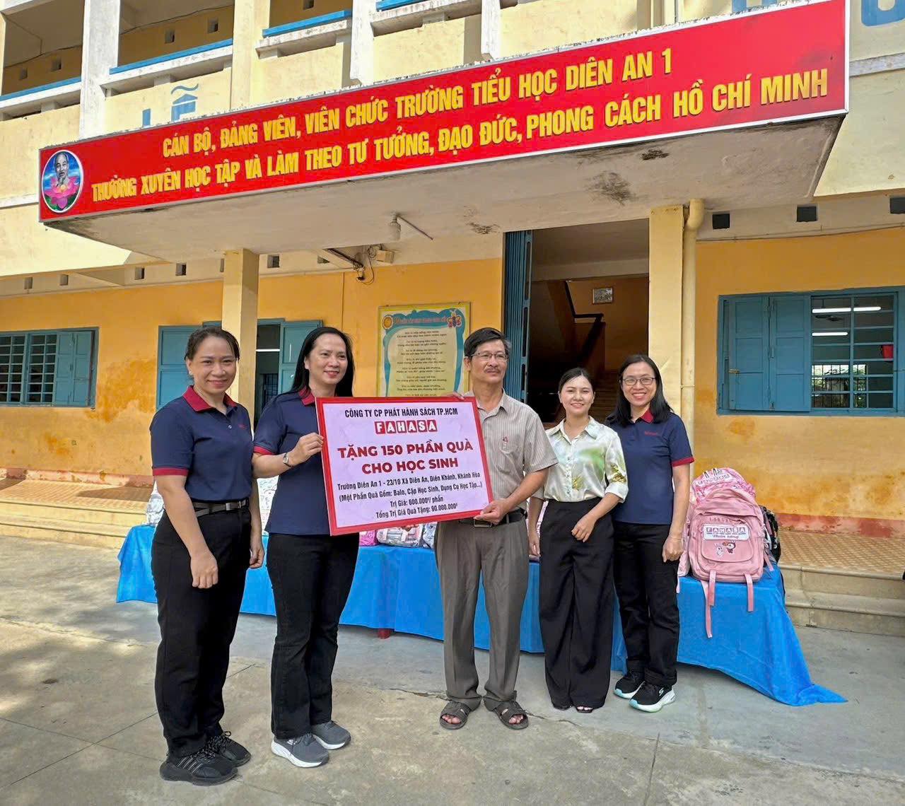 FAHASA Tiếp Sức Cho Các Em Học Sinh Có Hoàn Cảnh Khó Khăn Vùng Lũ Tại Tỉnh Đắk Lắk (Phú Yên Cũ) & Khánh Hòa