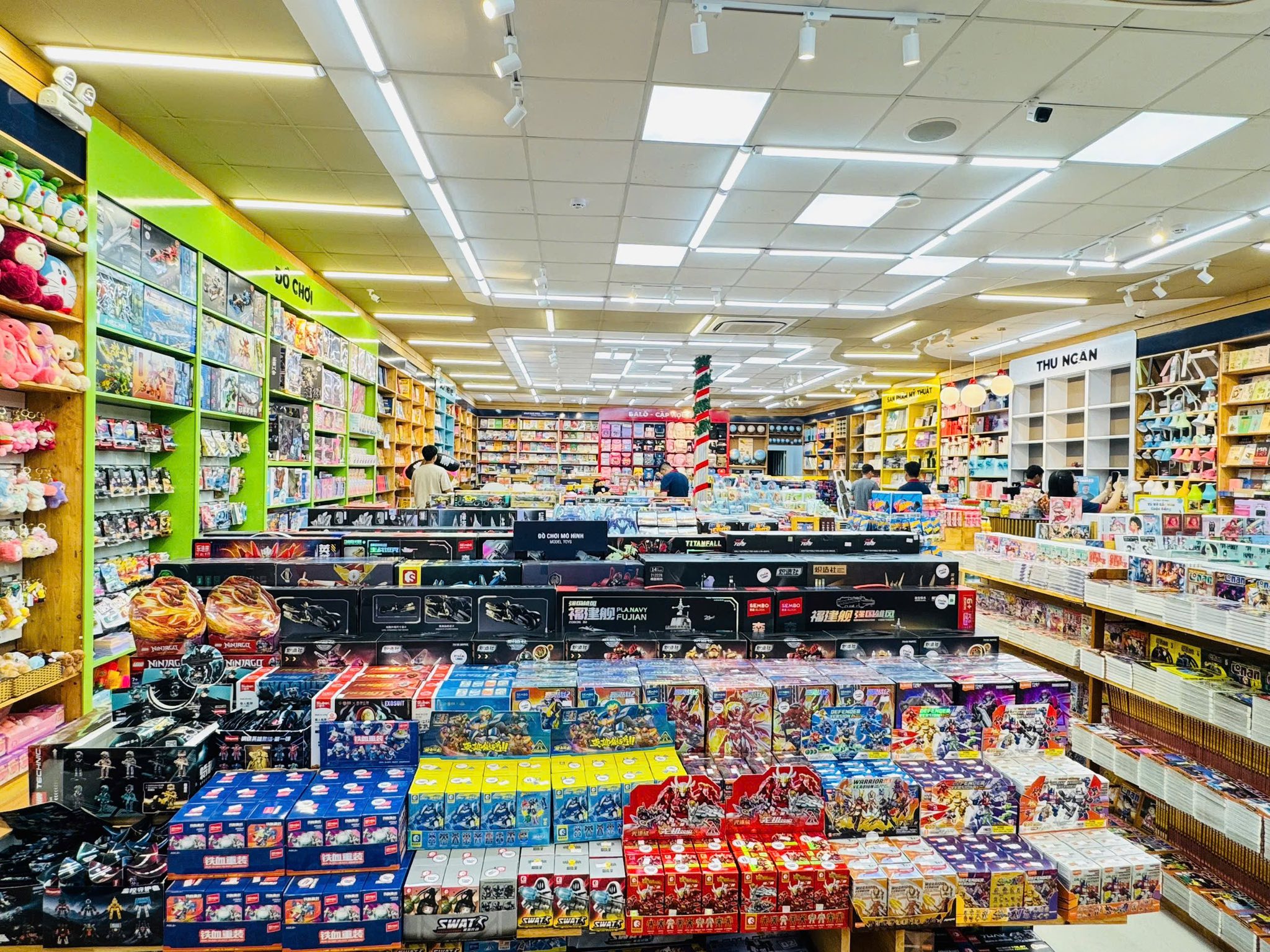 Nhà sách FAHASA Bà Điểm