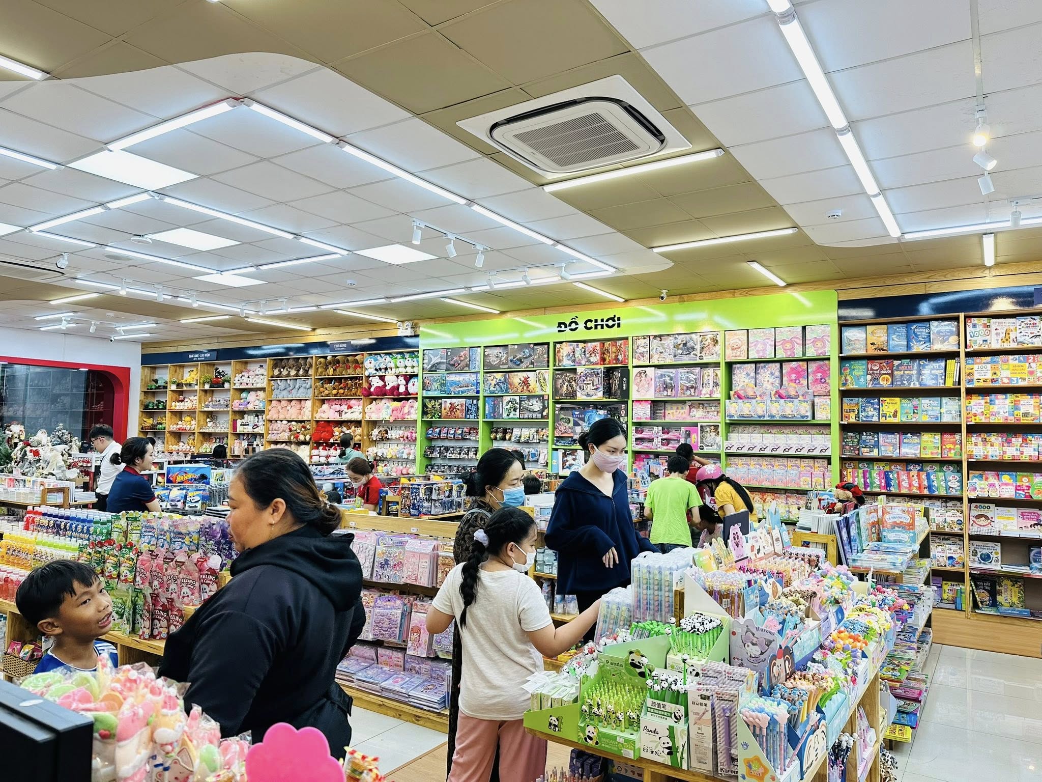 Nhà sách FAHASA Bà Điểm