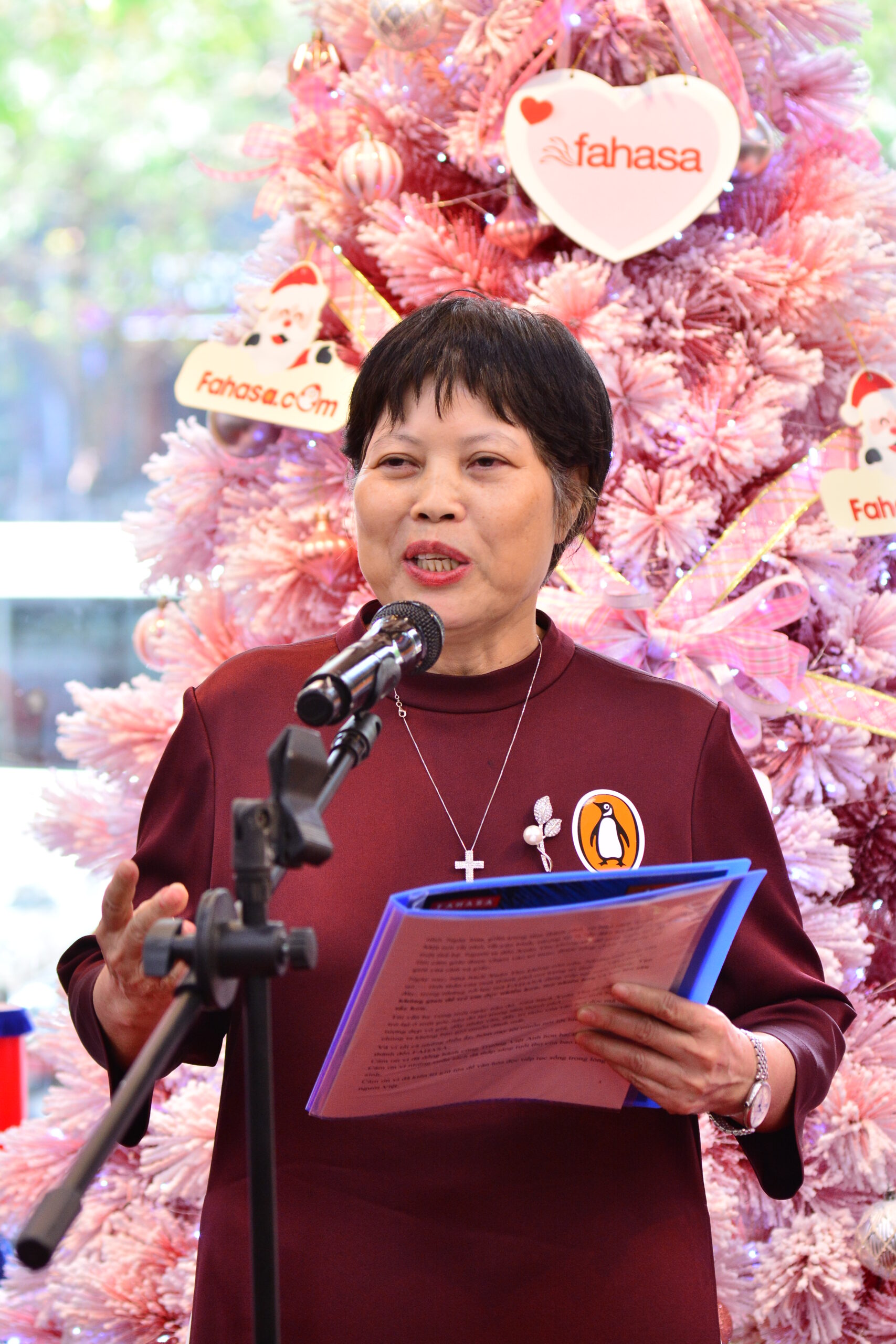 Tuần Lễ Sách NXB Penguin Random House Us “Hãy Đọc, Khám Phá Và Trưởng Thành Để Tìm Thấy Câu Chuyện Của Bạn”. tại Nhà sách Nguyễn Huệ. Nguồn: FAHASA Tuần Lễ Sách NXB Penguin Random House Us “Hãy Đọc, Khám Phá Và Trưởng Thành Để Tìm Thấy Câu Chuyện Của Bạn”. tại Nhà sách Nguyễn Huệ. Nguồn: FAHASA