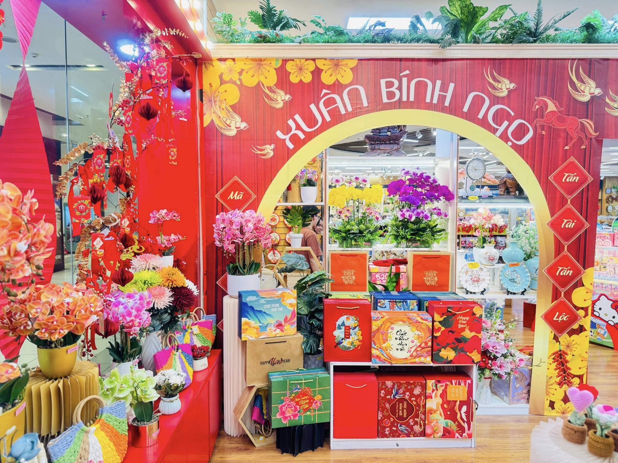 Địa điểm mua giỏ quà Tết dễ chọn tại TP.HCM: Nhà sách FAHASA Địa điểm mua giỏ quà Tết dễ chọn tại TP.HCM: Nhà sách FAHASA