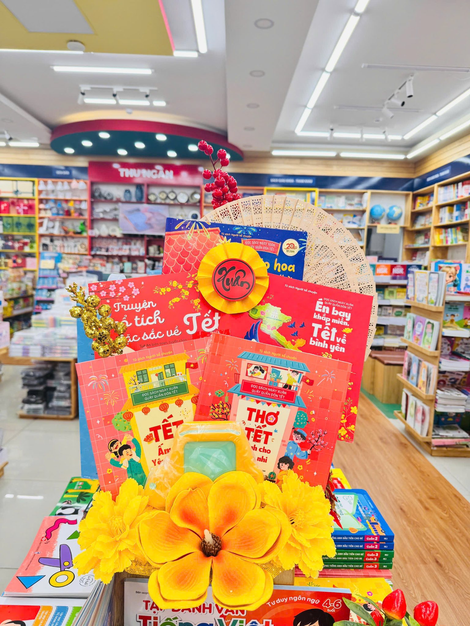 Set sách làm quà tết