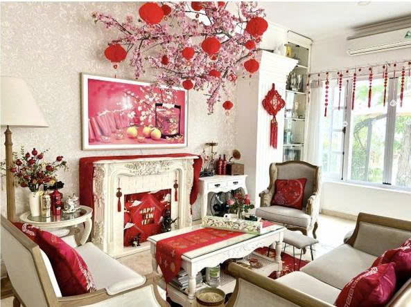 Tạo điểm nhấn trang trí Tết phòng khách bằng tranh Tết và tranh thư pháp Tạo điểm nhấn trang trí Tết phòng khách bằng tranh Tết và tranh thư pháp