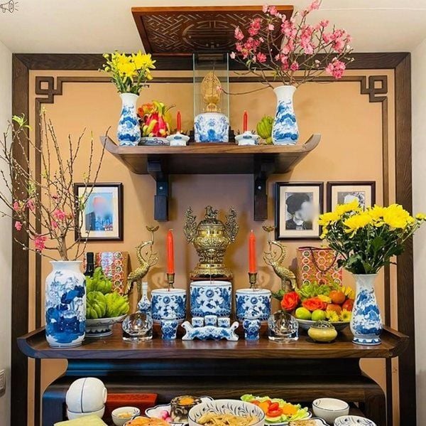 Trang trí bàn thờ gia tiên ngày Tết