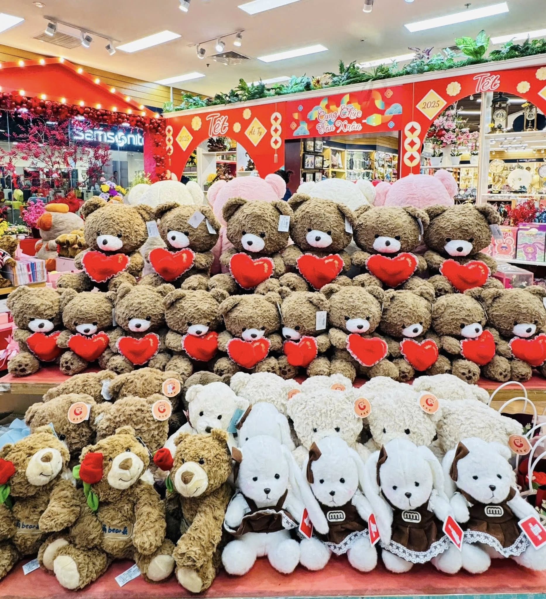 10+ địa chỉ mua quà Valentine uy tín, giá rẻ tại Hà Nội: Nhà sách FAHASA