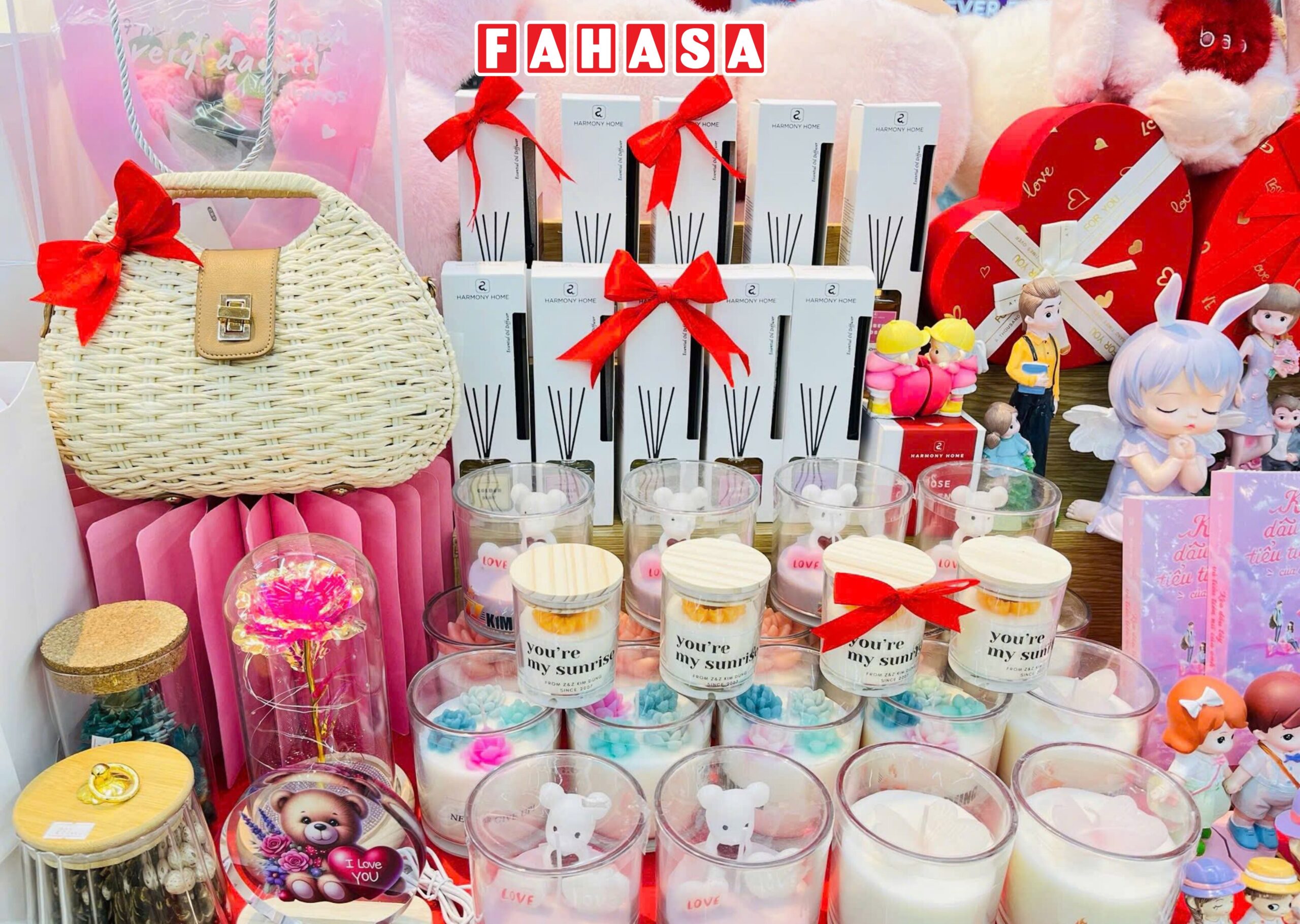 10+ địa chỉ mua quà Valentine uy tín, giá rẻ tại Hà Nội: Nhà sách FAHASA