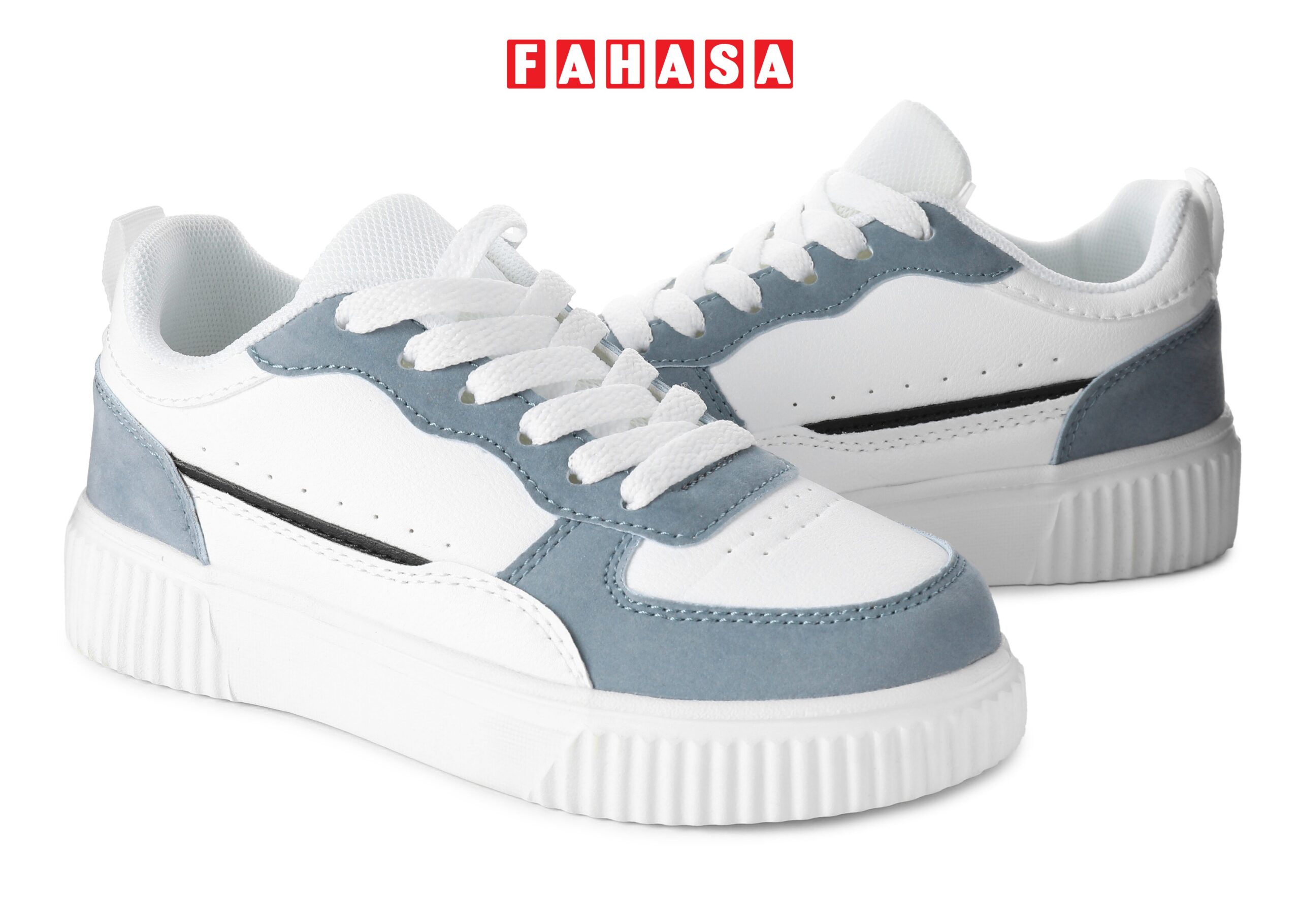 Gợi ý quà Valentine cho bạn trai ý nghĩa, thiết thực nhất 2026: Giày sneaker (nếu biết size)