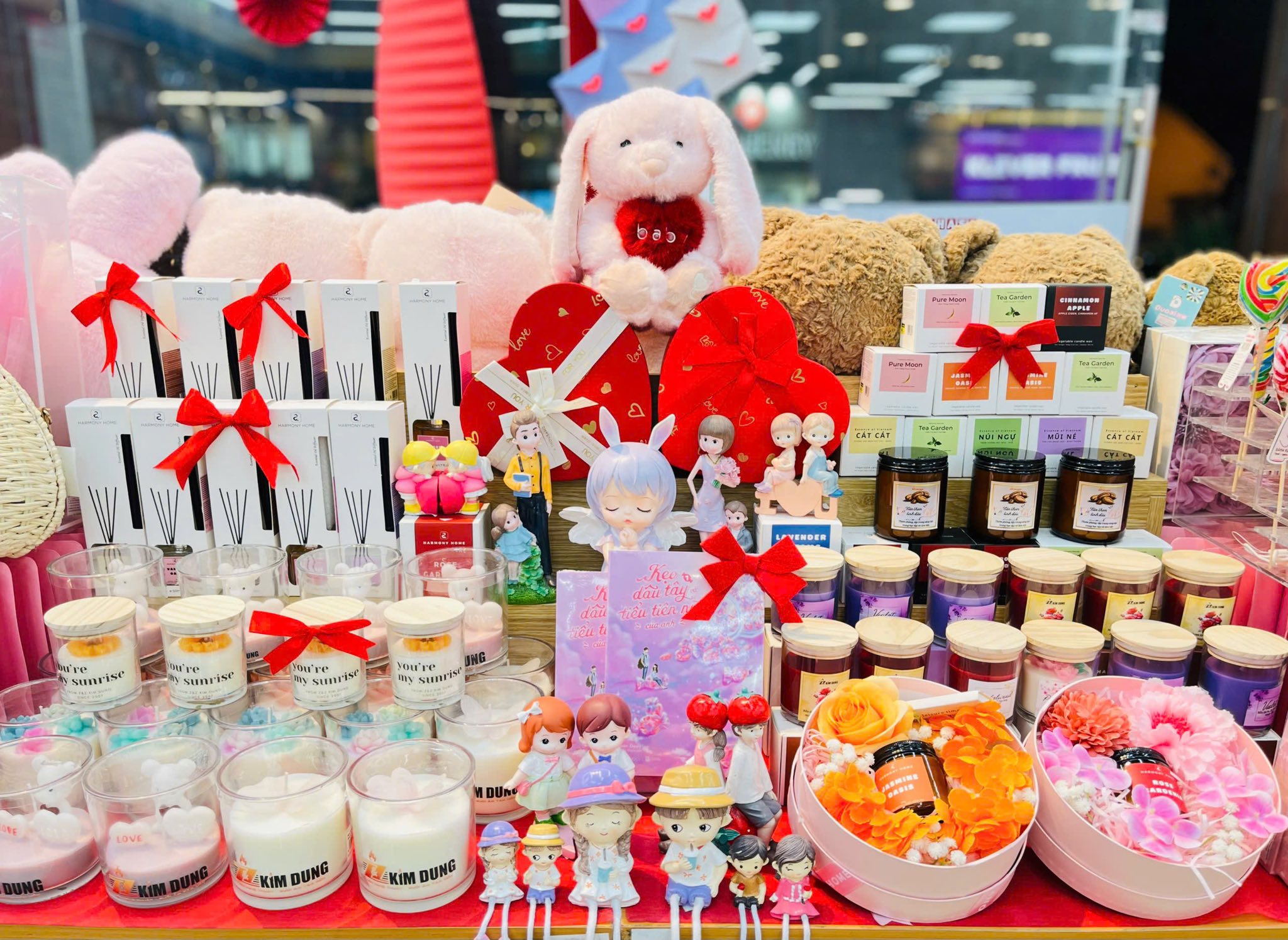 Gợi ý quà Valentine cho bạn trai ý nghĩa, thiết thực nhất 2026 nến thơm