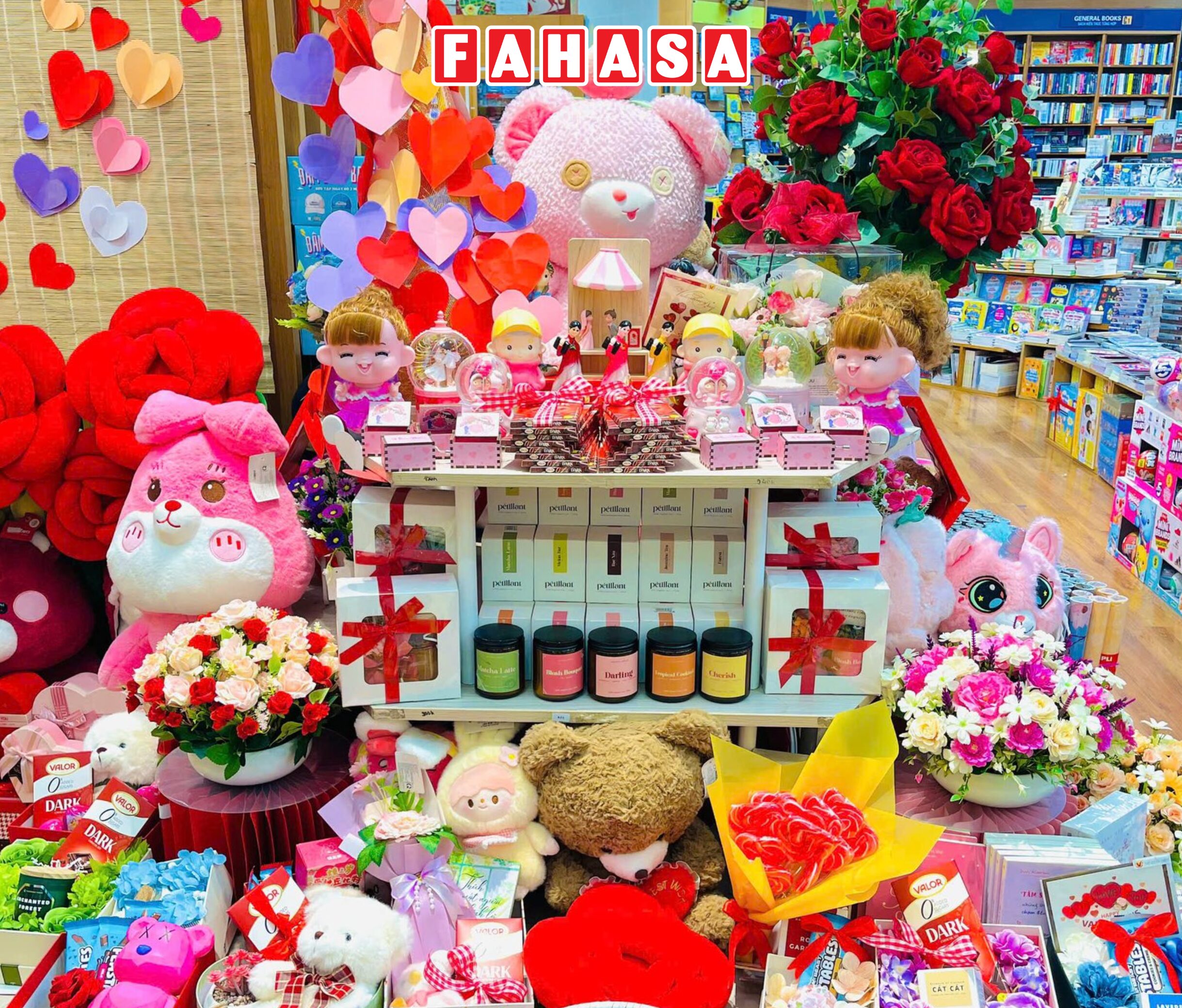 Mua quà Valentine ở FAHASA uy tín, nhiều lựa chọn