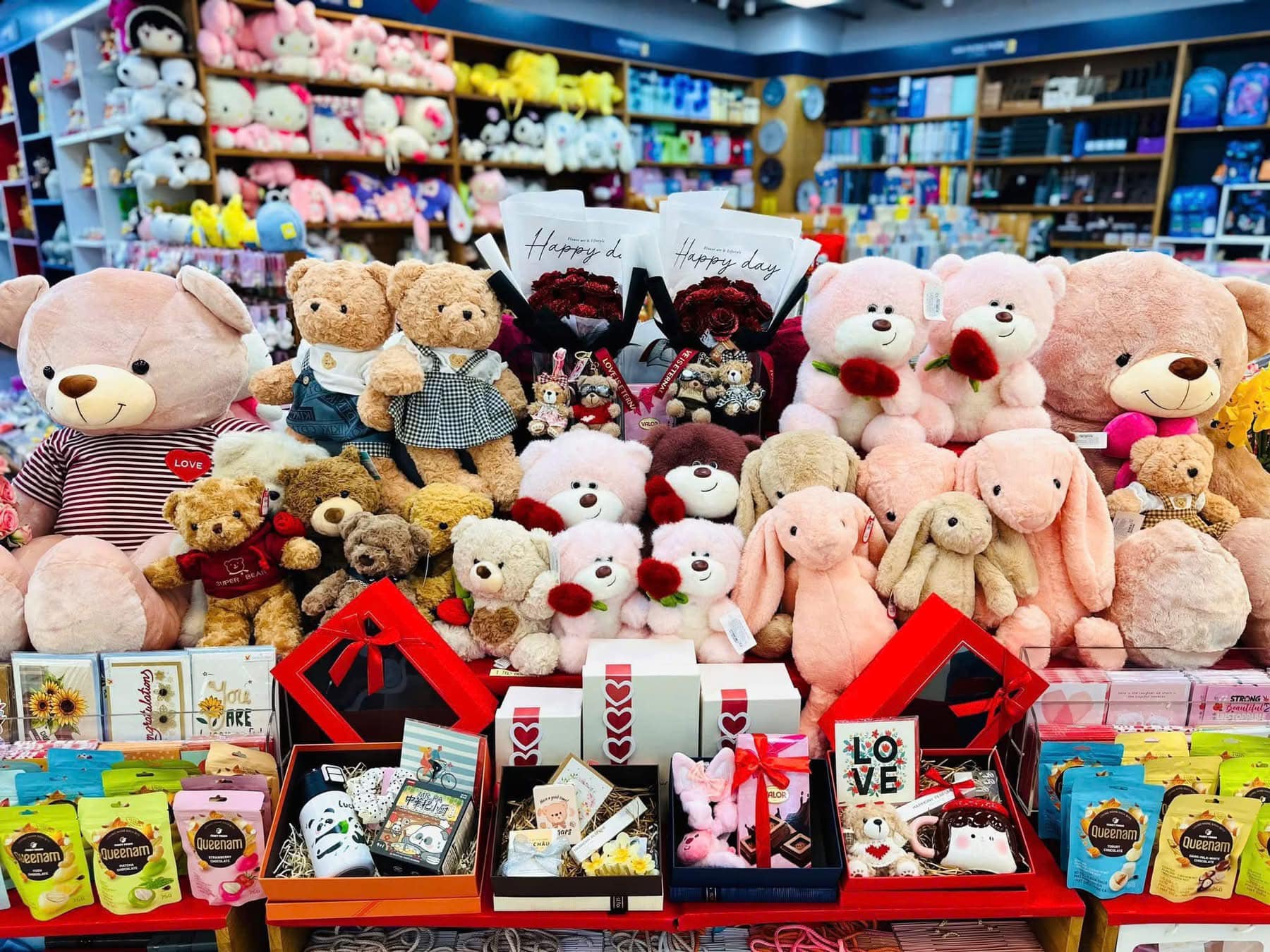 Chọn quà tặng Valentine cho bạn gái theo tính cách (lãng mạn / tối giản / thực tế). Nguồn: Nhà sách FAHASA