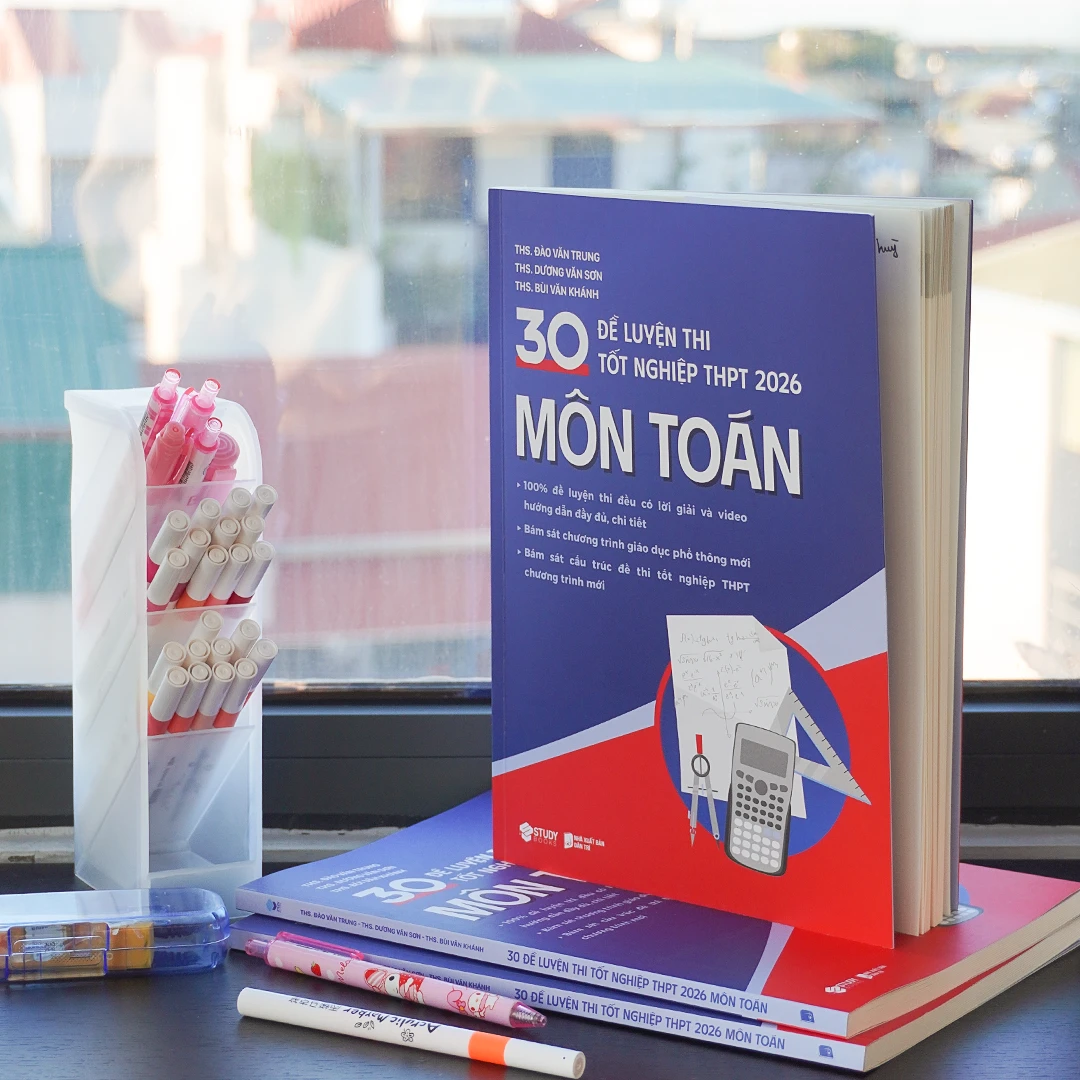 30 Đề Luyện Thi Tốt Nghiệp THPT 2026 - Môn Toán Tại FAHASA