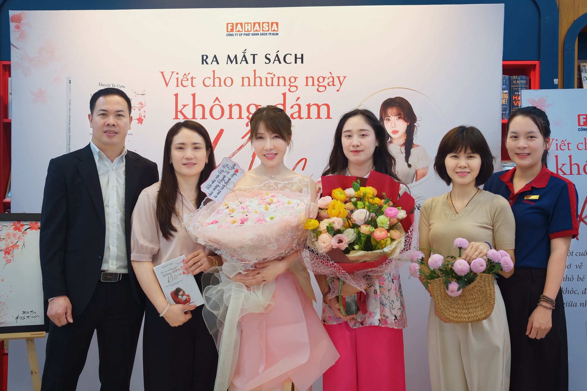 Giao Lưu & Ký Tặng Sách “Viết Cho Những Ngày Không Dám Khóc” Cùng Tác Giả Huỳnh Tú Uyên tại FAHASA