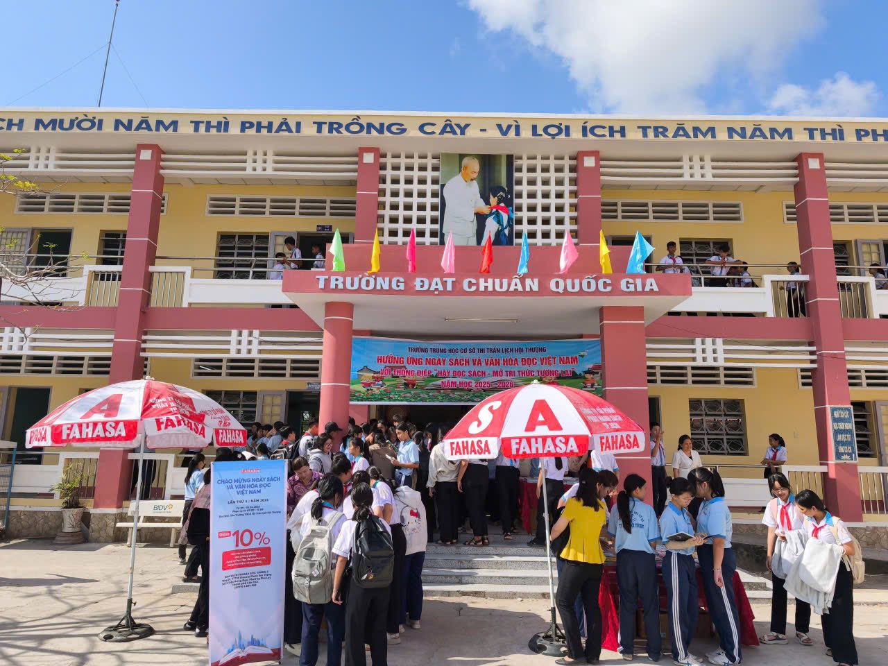Chào mừng ngày sách và văn hóa đọc Việt Nam