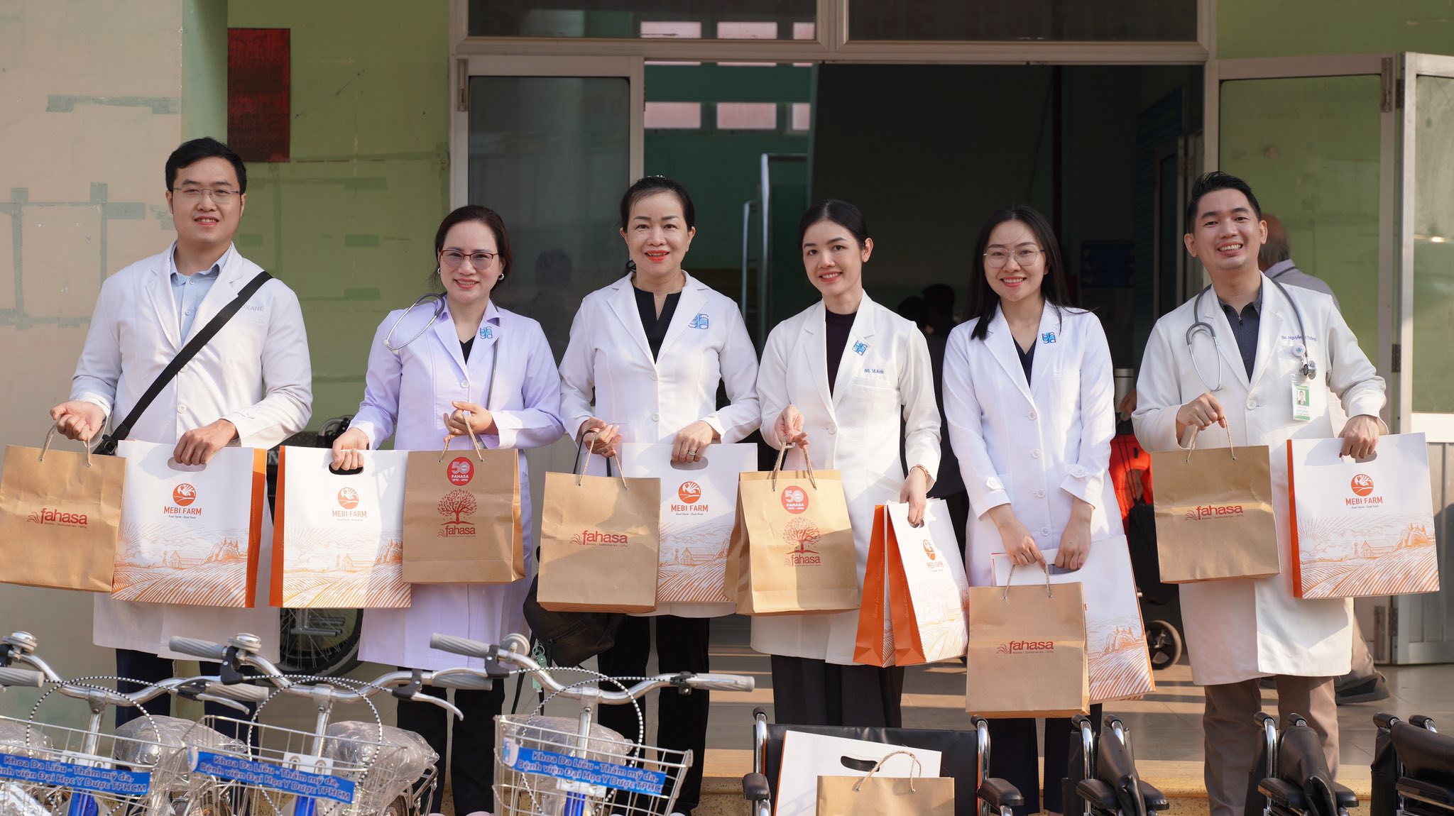 FAHASA Phối Hợp Cùng Đại Học Y Dược Trong Chương Trình “Chăm Sóc Sức Khỏe Cộng Đồng” Tại Tỉnh Khánh Hòa FAHASA Phối Hợp Cùng Đại Học Y Dược Trong Chương Trình “Chăm Sóc Sức Khỏe Cộng Đồng” Tại Tỉnh Khánh Hòa