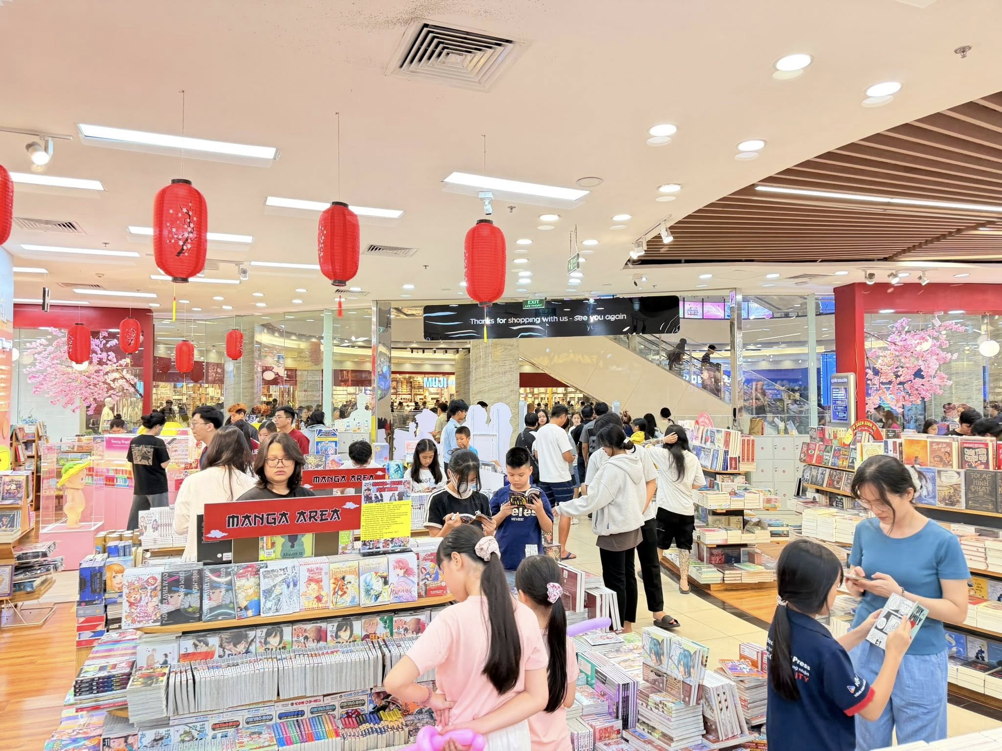 FAHASA hiện đại trong cách tiếp cận thế hệ trẻ FAHASA hiện đại trong cách tiếp cận thế hệ trẻ