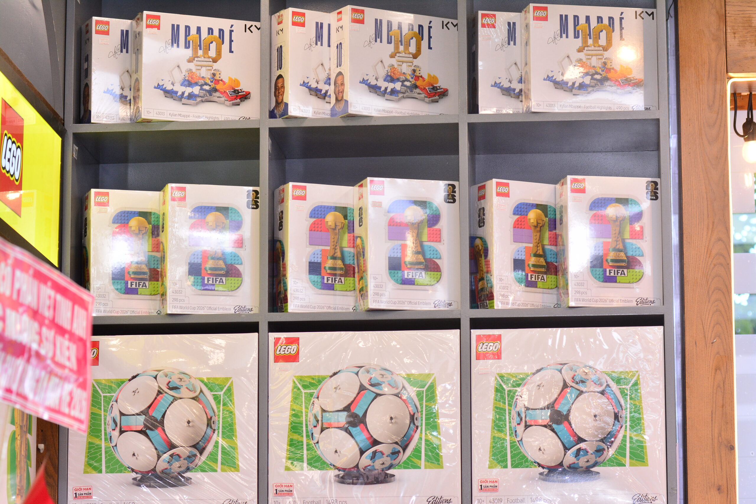 FAHASA Mở Bán Sản Phẩm Hot Lego® Chủ Đề Fifa World Cup 2026™ Tổ Chức Chương Trình Goals Kid – Sân Chơi Bóng Đá Mùa Hè 2026 Tại Nhà Sách Nguyễn Huệ (6)