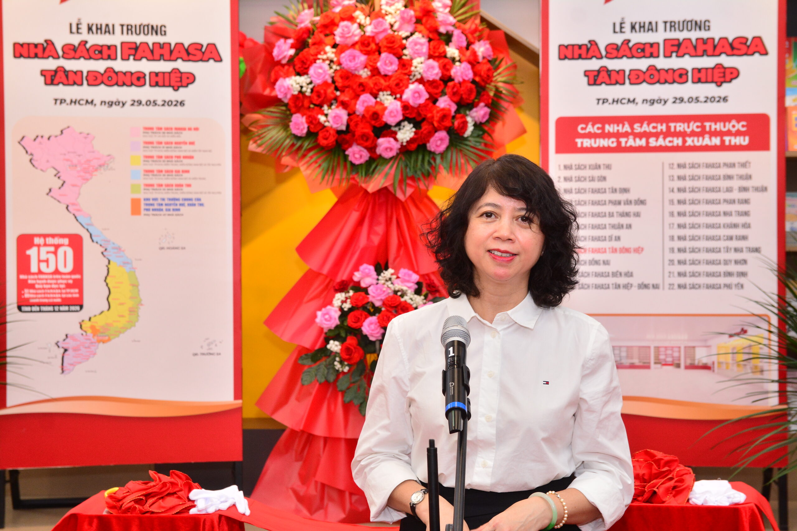 Nhà sách FAHASA Tân Đông Hiệp 