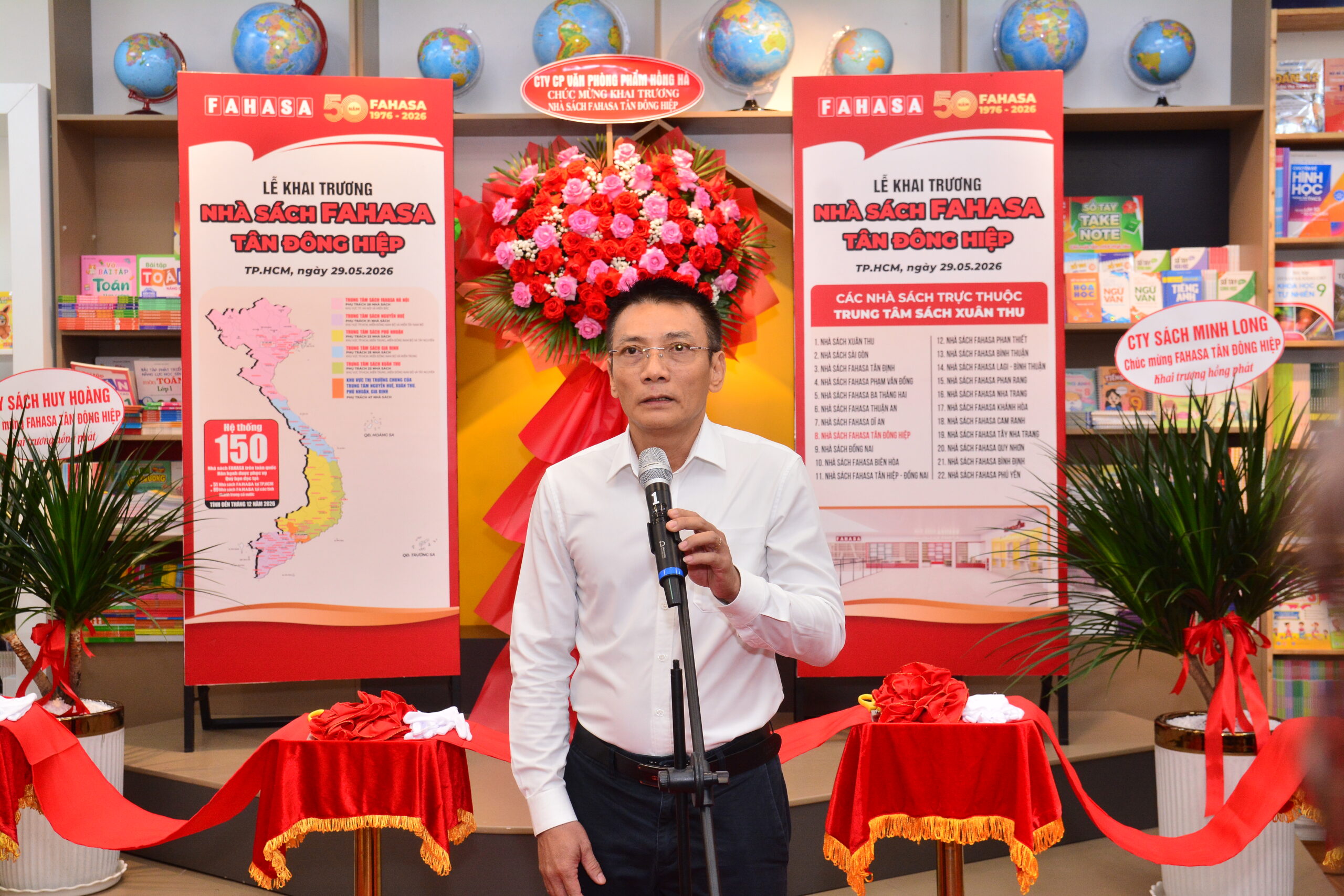 Nhà sách FAHASA Tân Đông Hiệp