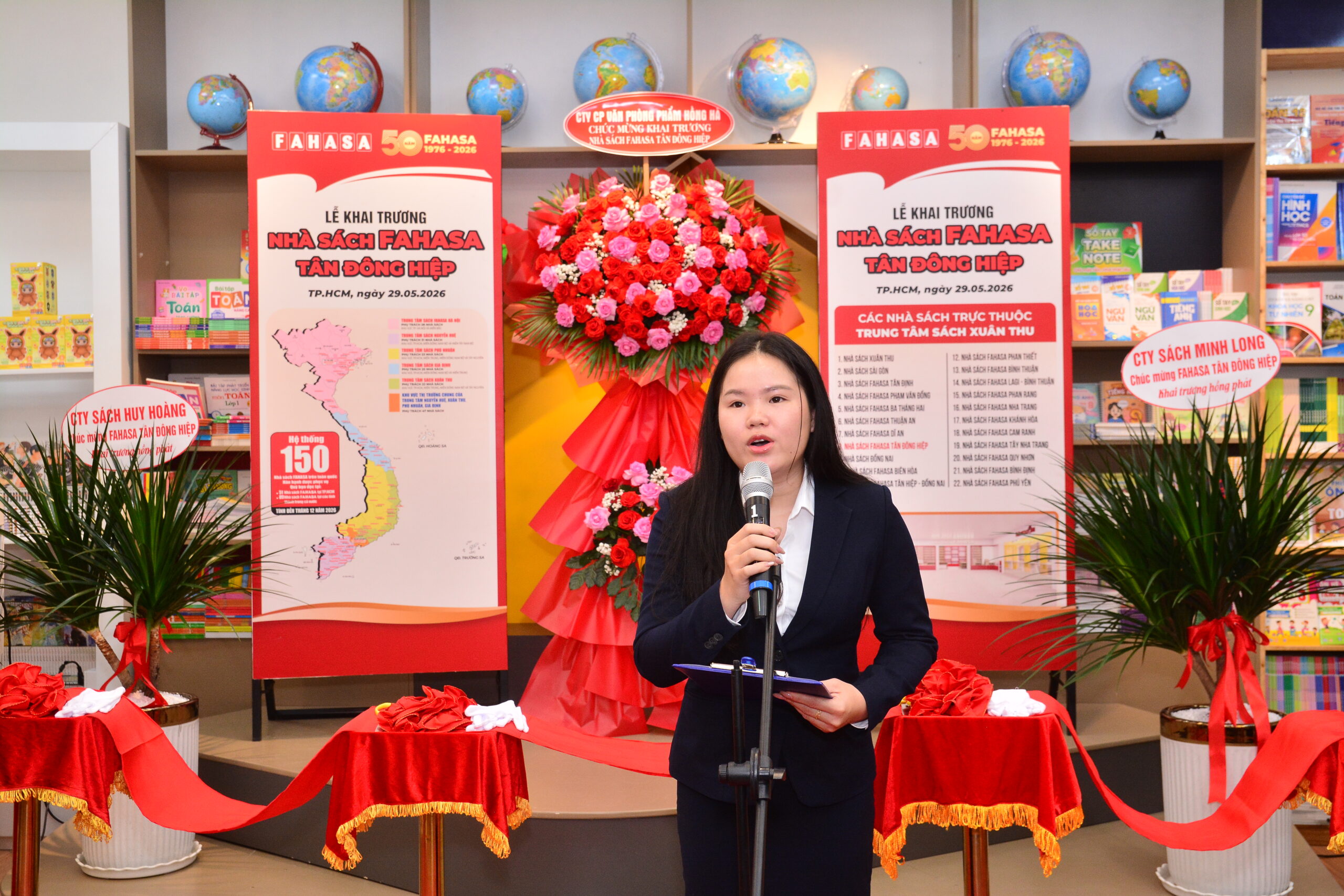 Nhà sách FAHASA Tân Đông Hiệp