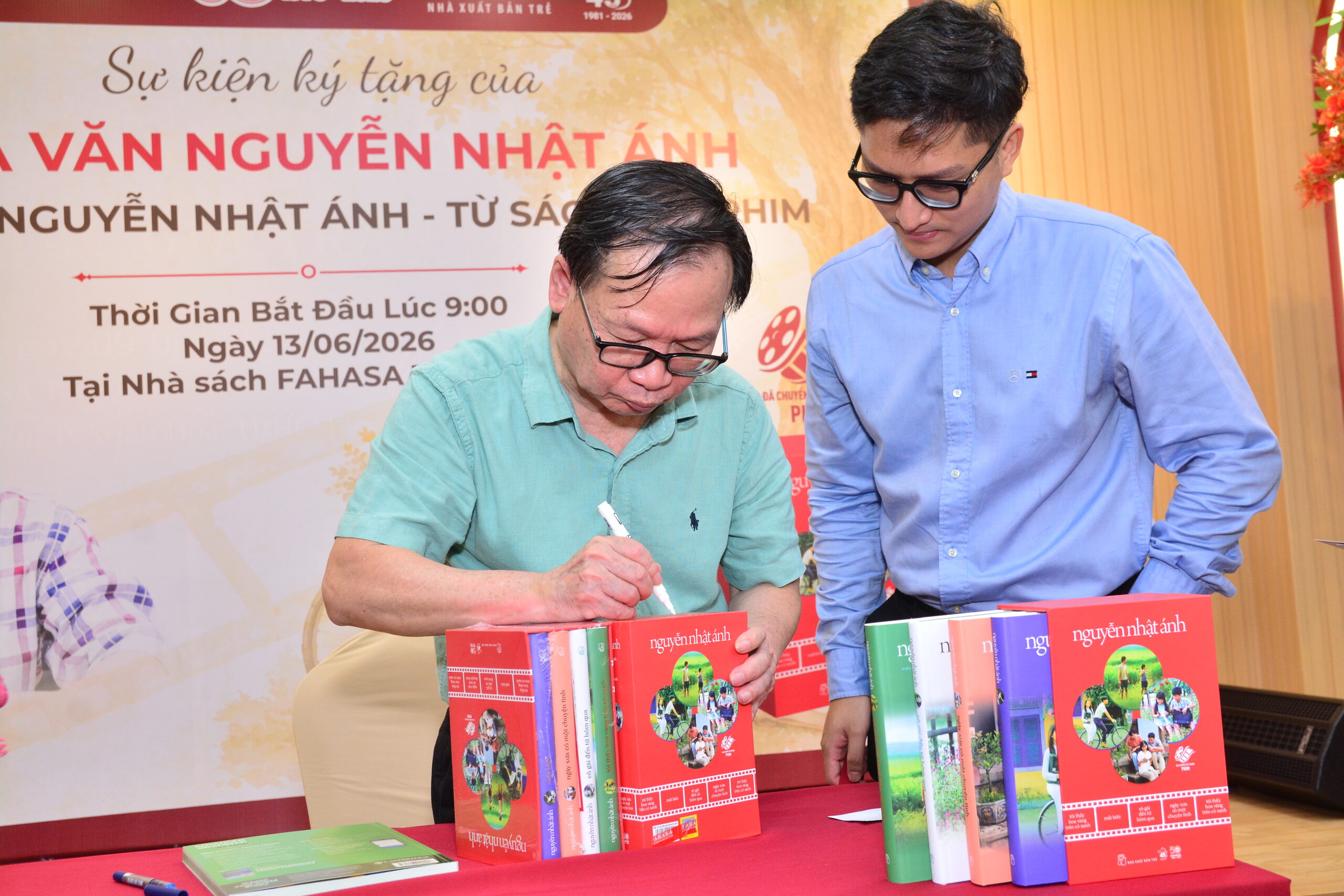 Công ty FAHASA phối hợp cùng NXB Trẻ tổ chức chương trình giao lưu và ký tặng cùng nhà văn Nguyễn Nhật Ánh Ngày 13.06.2026 (4)