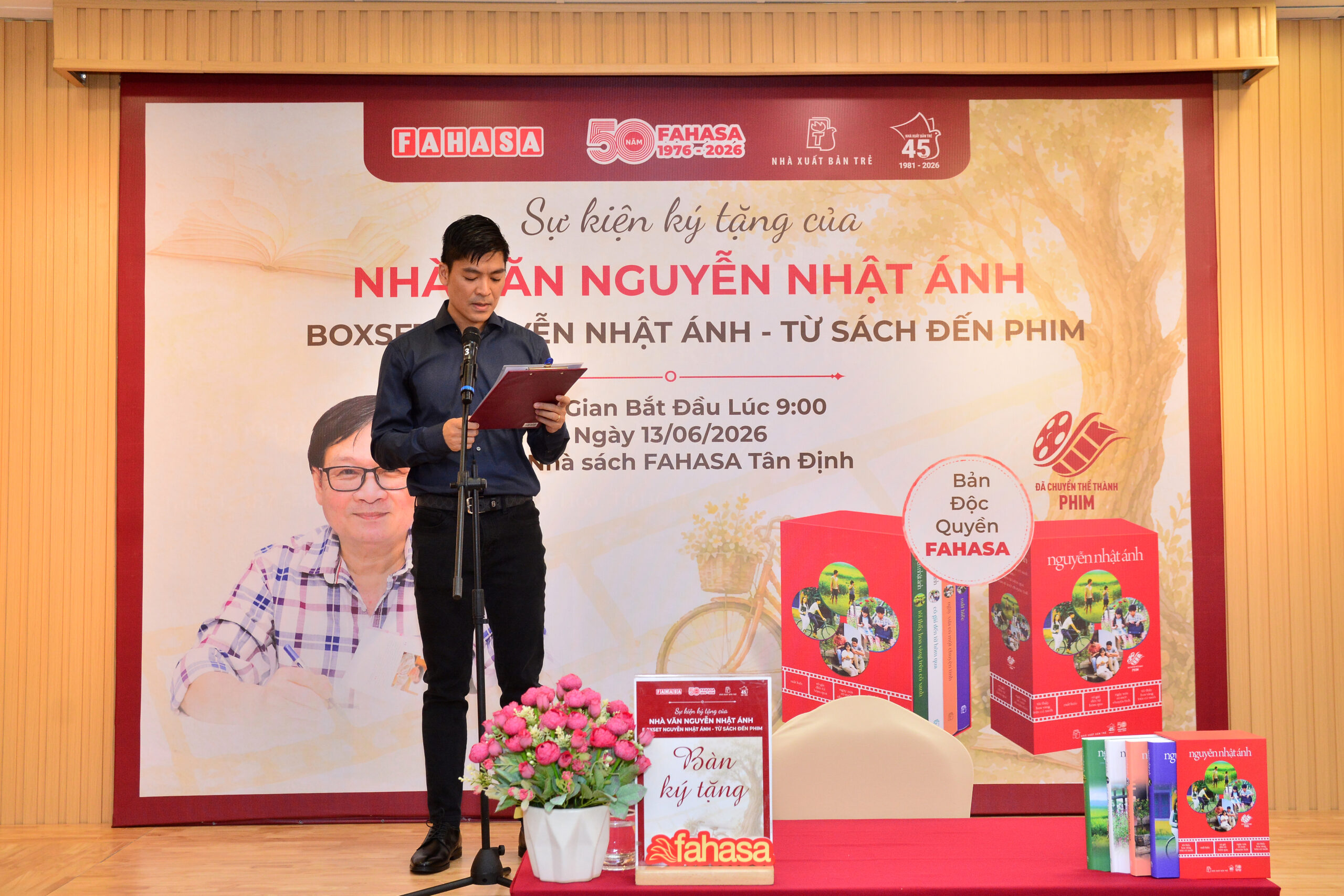 Công ty FAHASA phối hợp cùng NXB Trẻ tổ chức chương trình giao lưu và ký tặng cùng nhà văn Nguyễn Nhật Ánh Ngày 13.06.2026