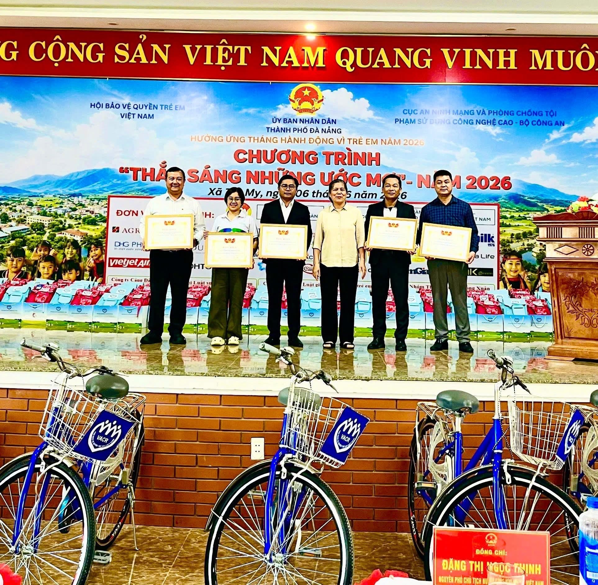 FAHASA đã có đóng góp xuất sắc trong chương trình " Thắp sáng những ước mơ" năm 2026
