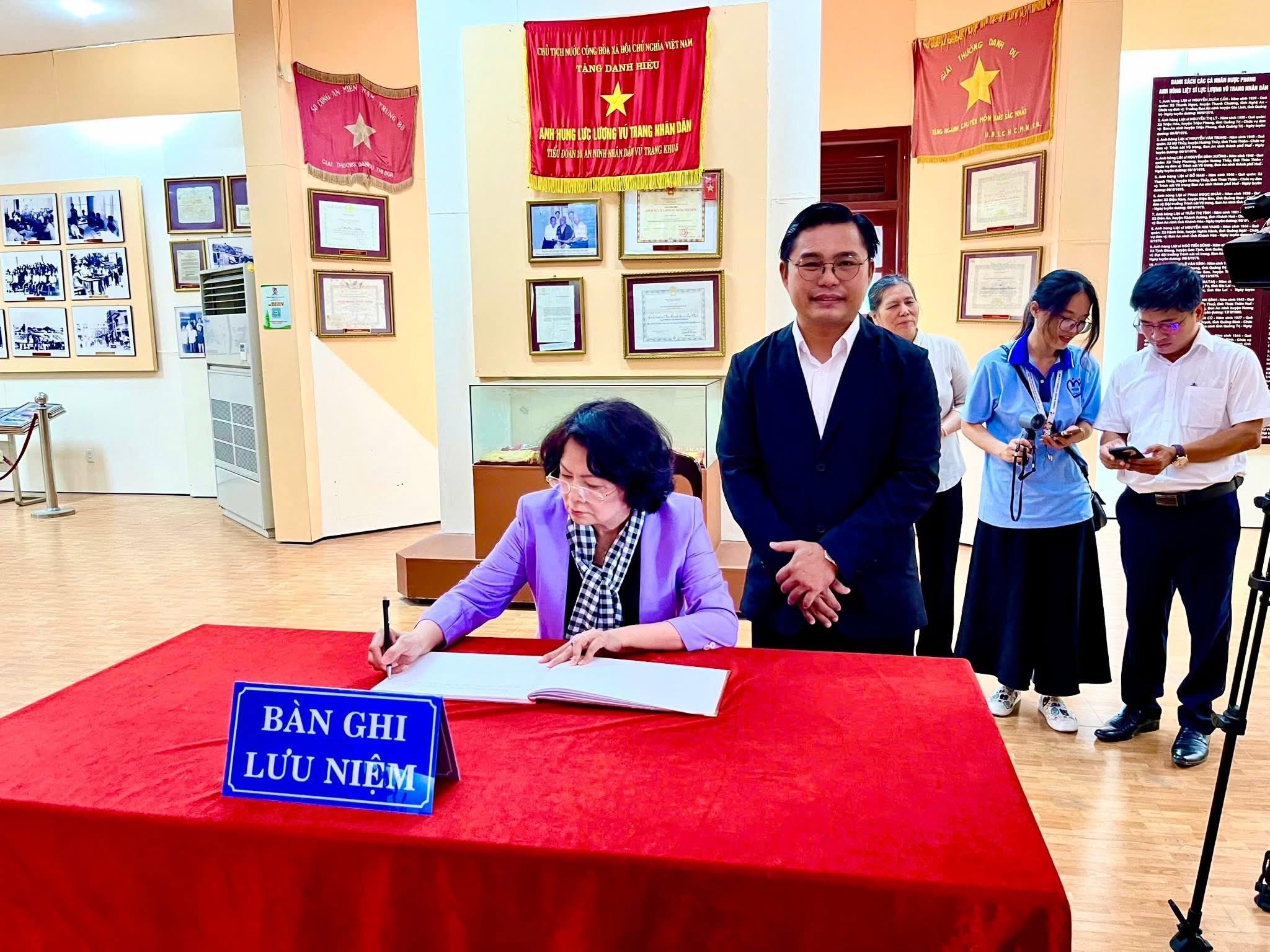FAHASA đã có đóng góp xuất sắc trong chương trình " Thắp sáng những ước mơ" năm 2026 FAHASA đã có đóng góp xuất sắc trong chương trình " Thắp sáng những ước mơ" năm 2026