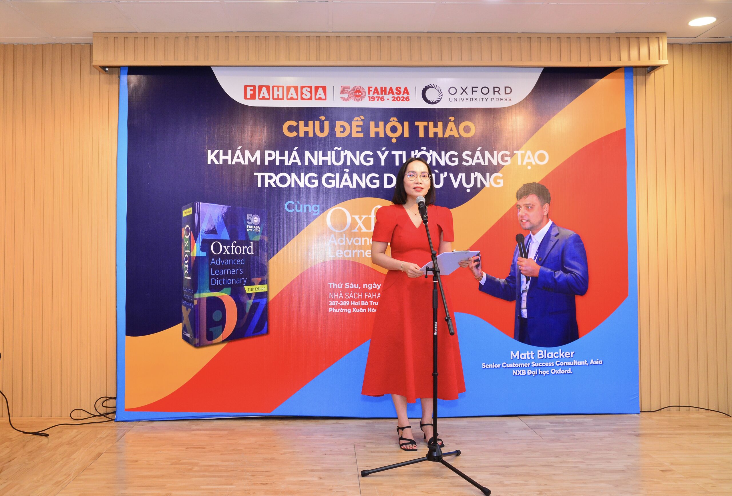 Ông Phạm Nam Thắng - Phó Chủ Tịch kiêm Tổng Giám Đốc FAHASA RETAIL phát biểu tại chương trình "FAHASA Phối Hợp Cùng NXB Đại Học Oxford Tổ Chức Hội Thảo “Khám Phá Những Ý Tưởng Sáng Tạo Trong Giảng Dạy Từ Vựng Cùng Oxford Advanced Learner’s Dictionary Phiên Bản Thứ 11”