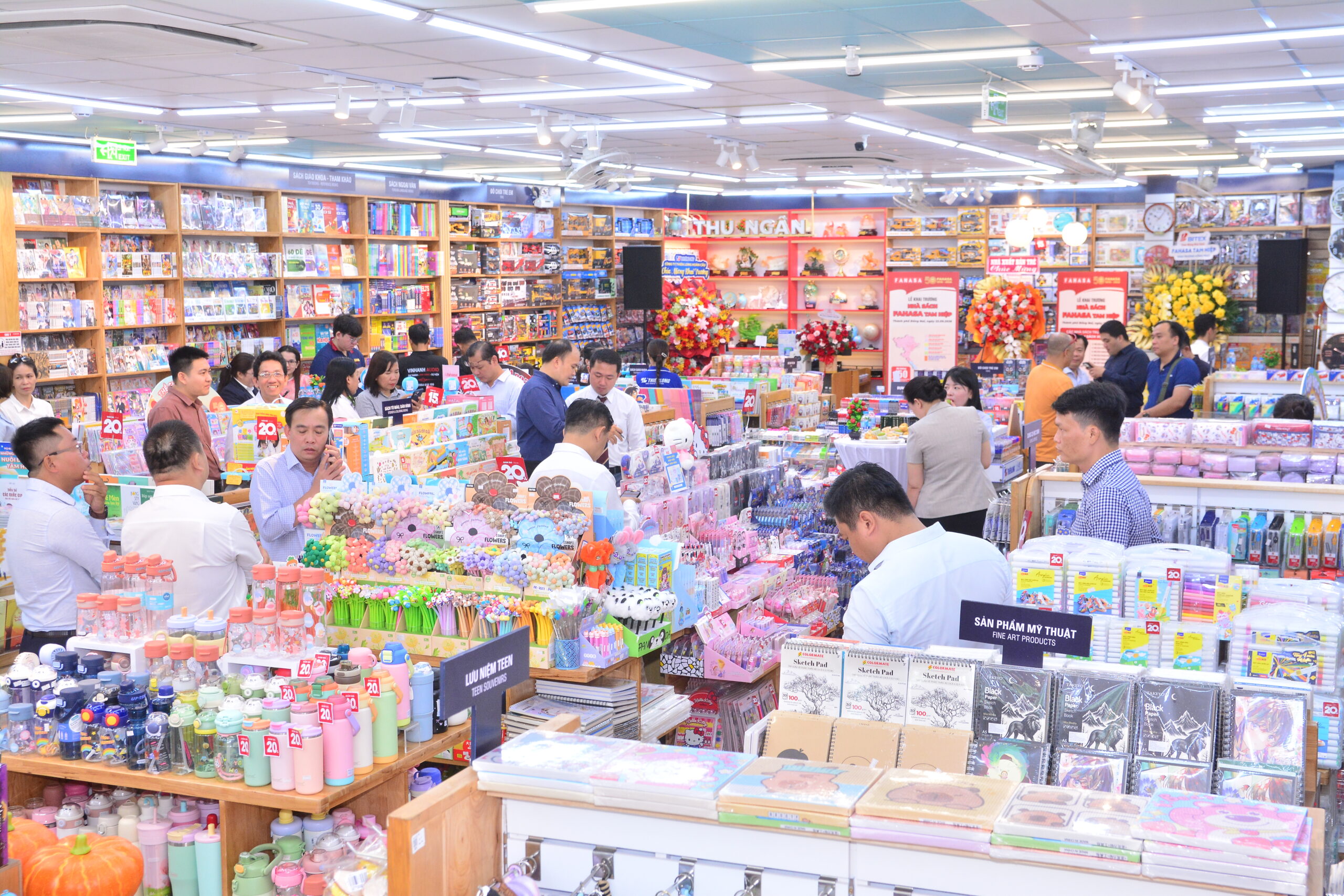 Nhà sách FAHASA Tam Hiệp